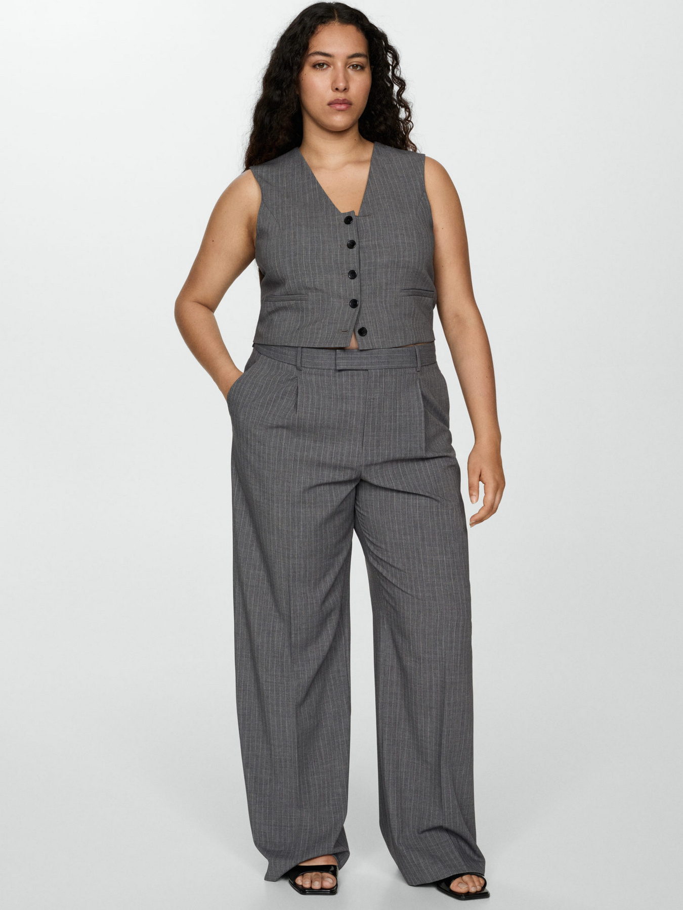 Жилет классический MANGO модель 77054766_92 Фото