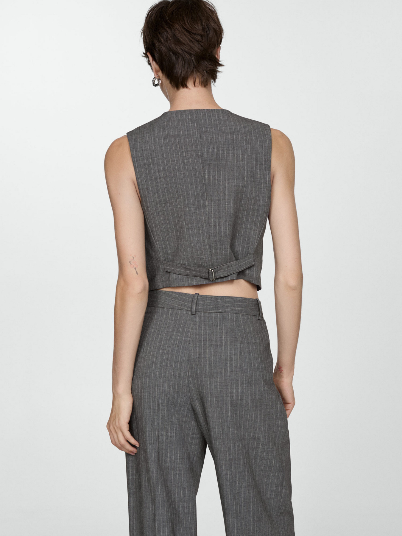 Классический жилет MANGO модель 77054766_92 Фото