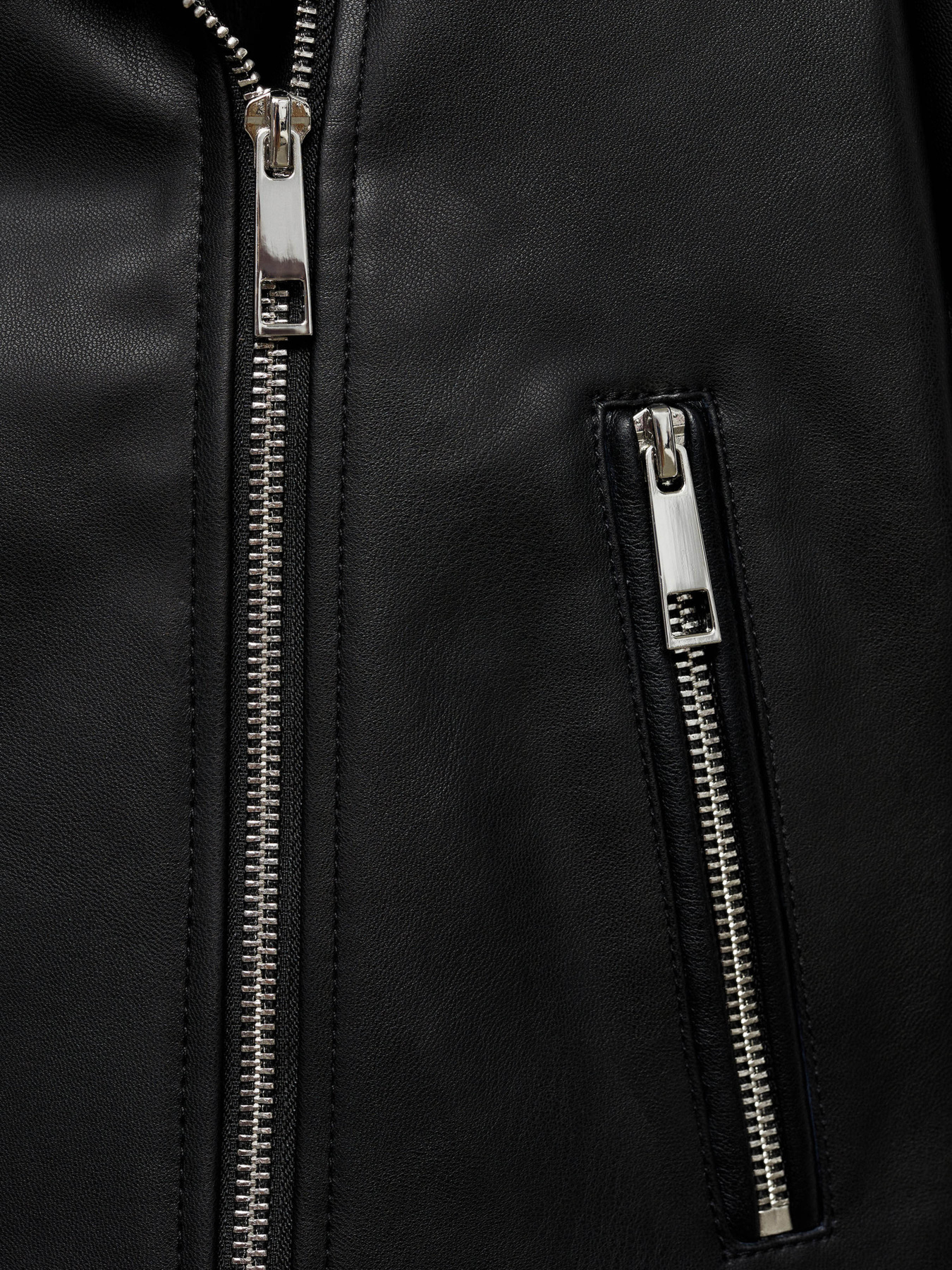 Шкіряна куртка MANGO модель 77064057_99 Фото