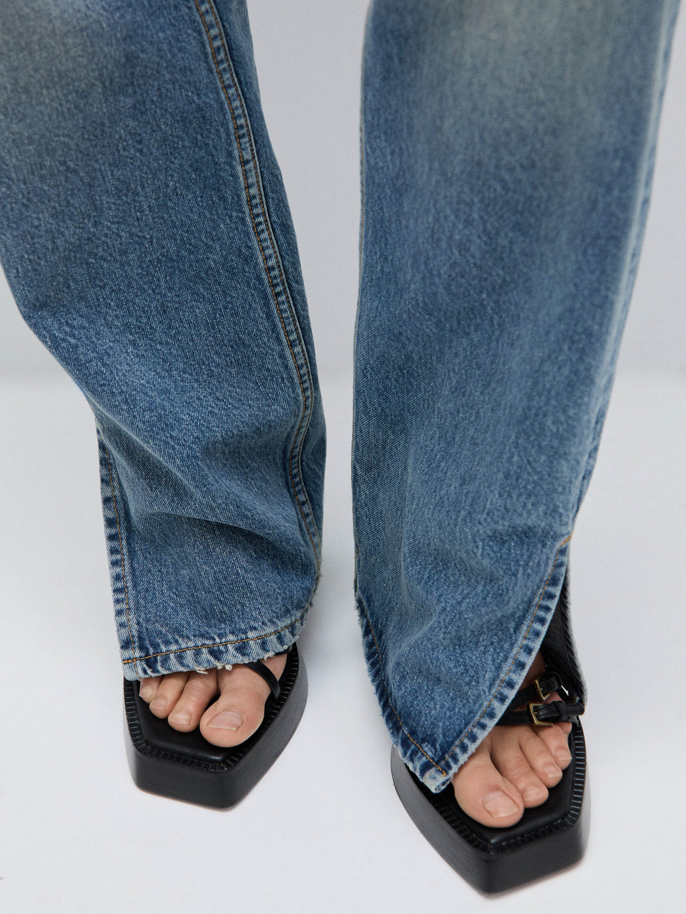 Прямые джинсы MANGO модель 77974068_TO Фото