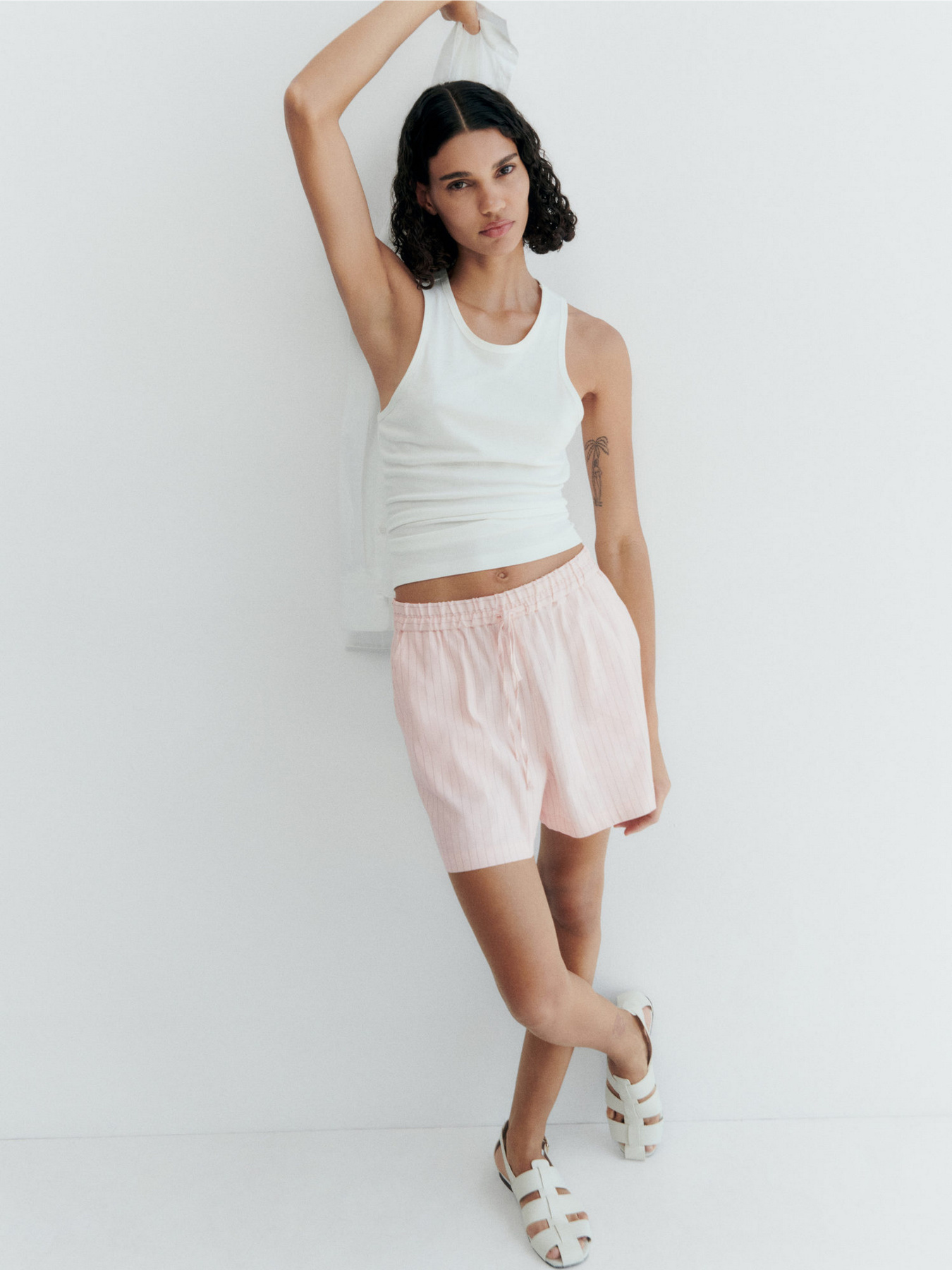 Повсякденні шорти MANGO модель 77053265_81 Фото