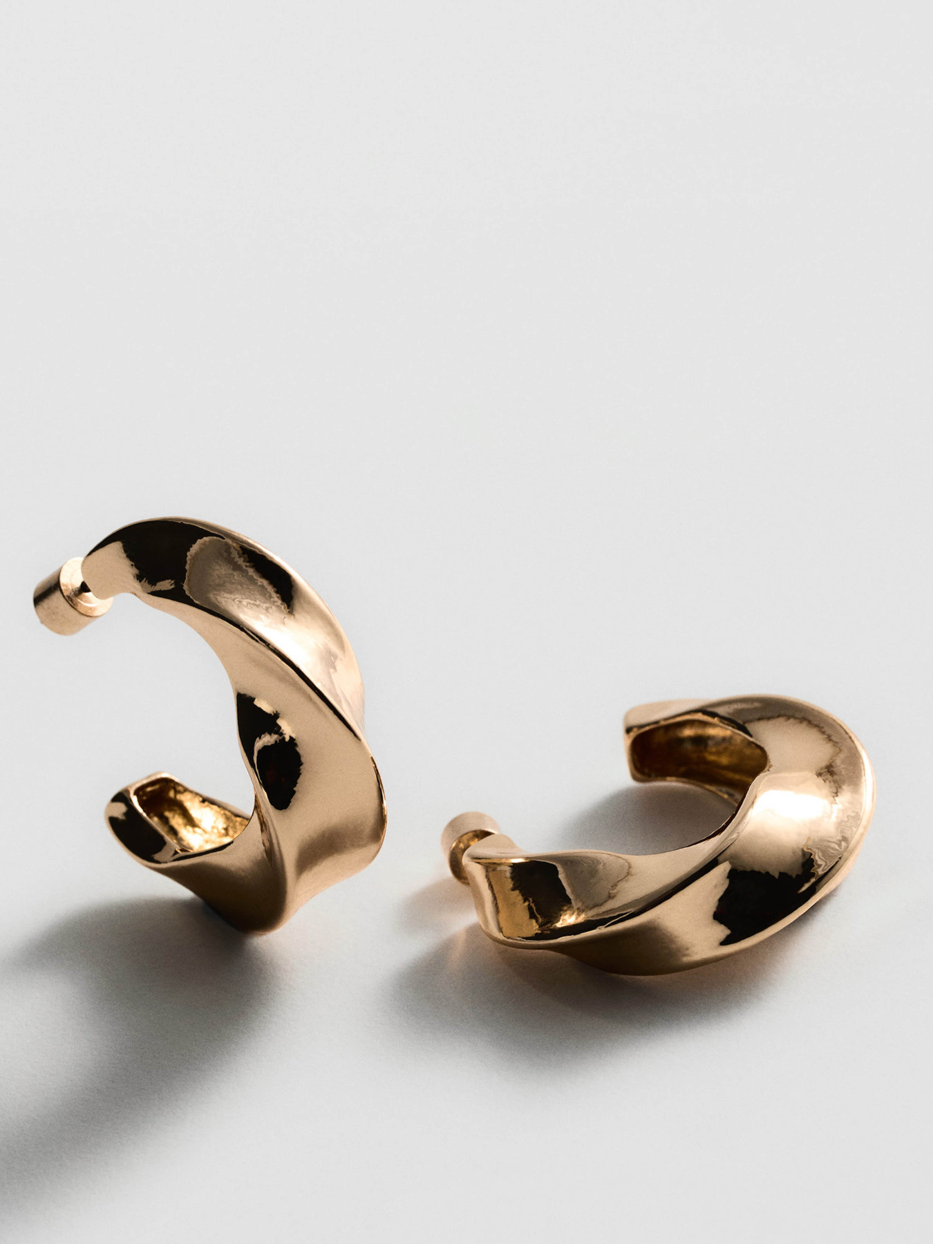 Серьги-гвоздики MANGO модель 77054047_OR Фото