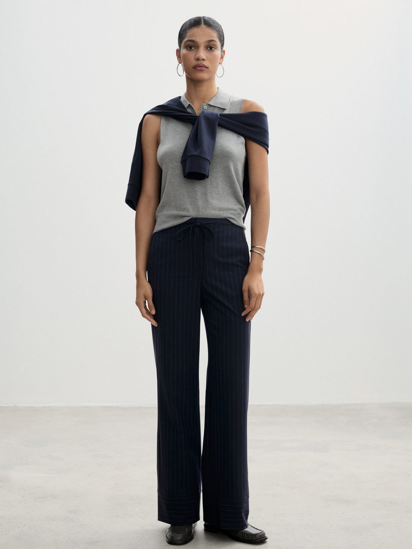 Брюки классические MANGO модель 77054760_56 Фото