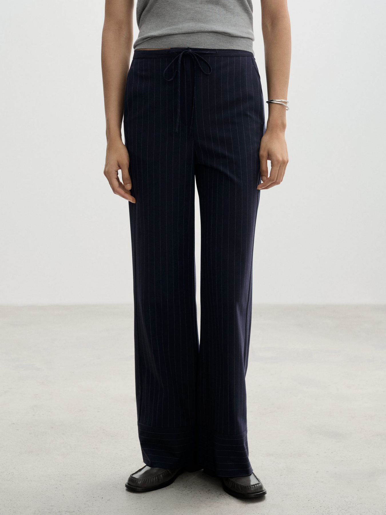 Класичні штани MANGO модель 77054760_56 Фото