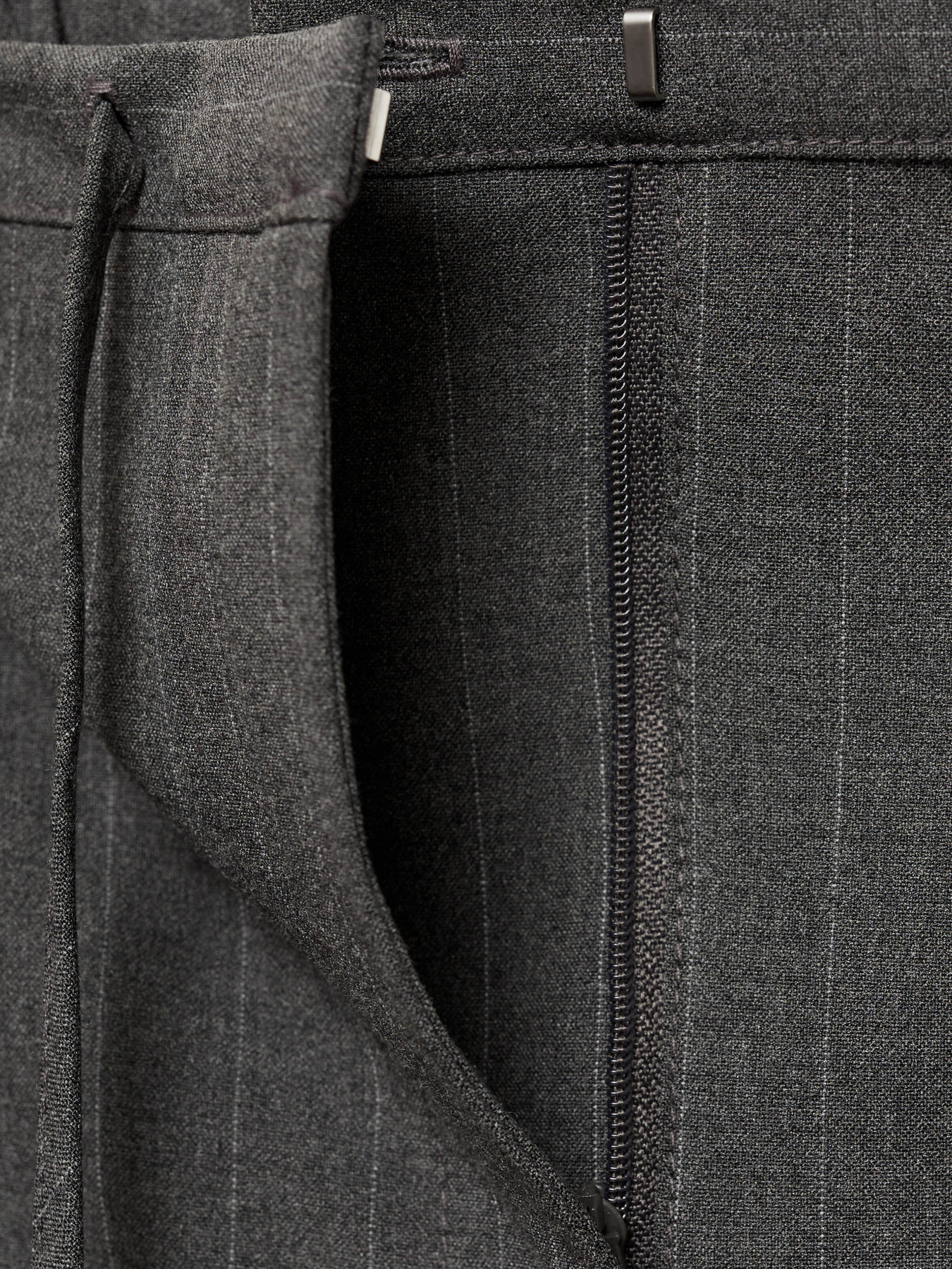 Класичні штани MANGO модель 77054760_92 Фото