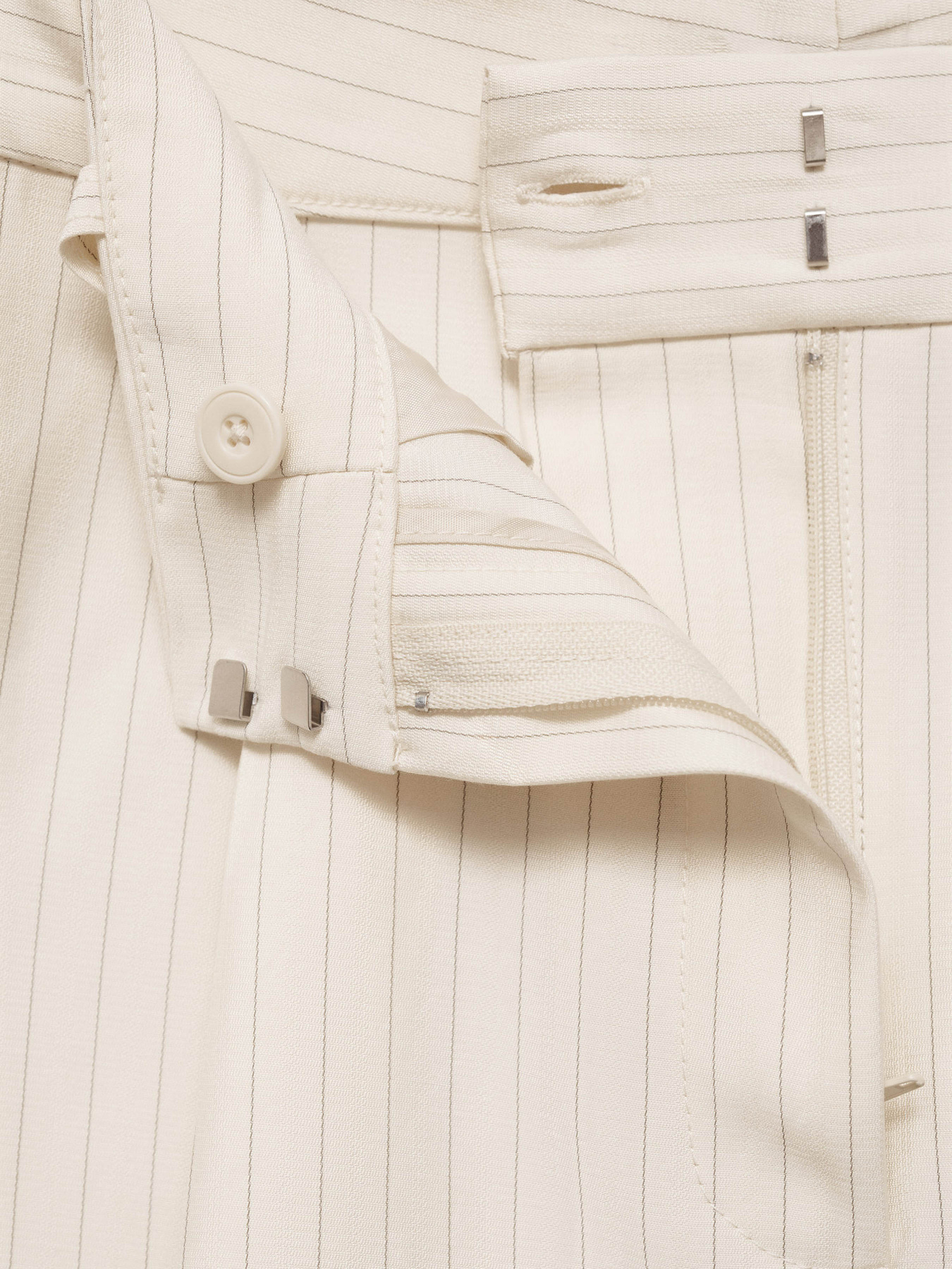 Шорти MANGO модель 77063264_5 Фото