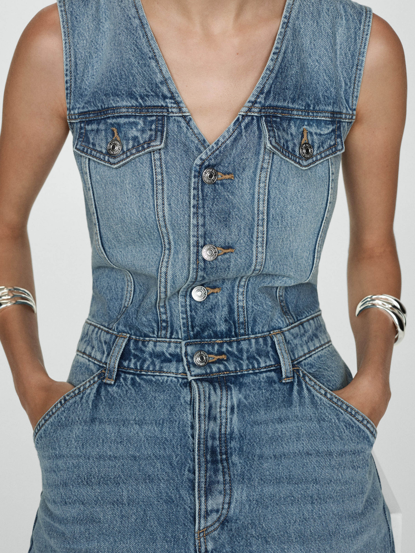 Джинсовый комбинезон MANGO модель 77094016_TM Фото