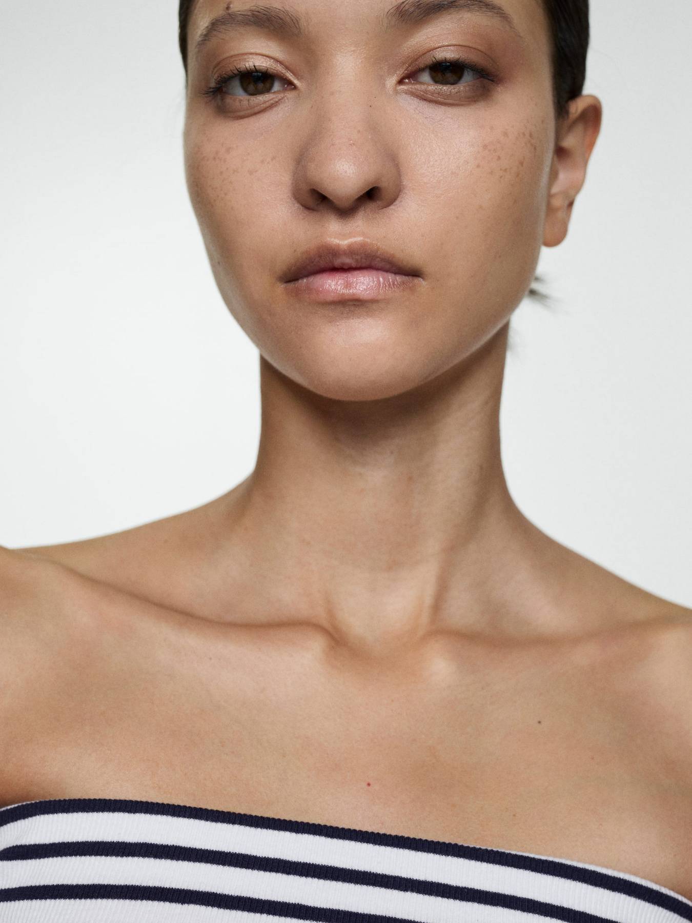 Топ MANGO модель 77050623_56 Топ MANGO модель 77050623_56 Фото