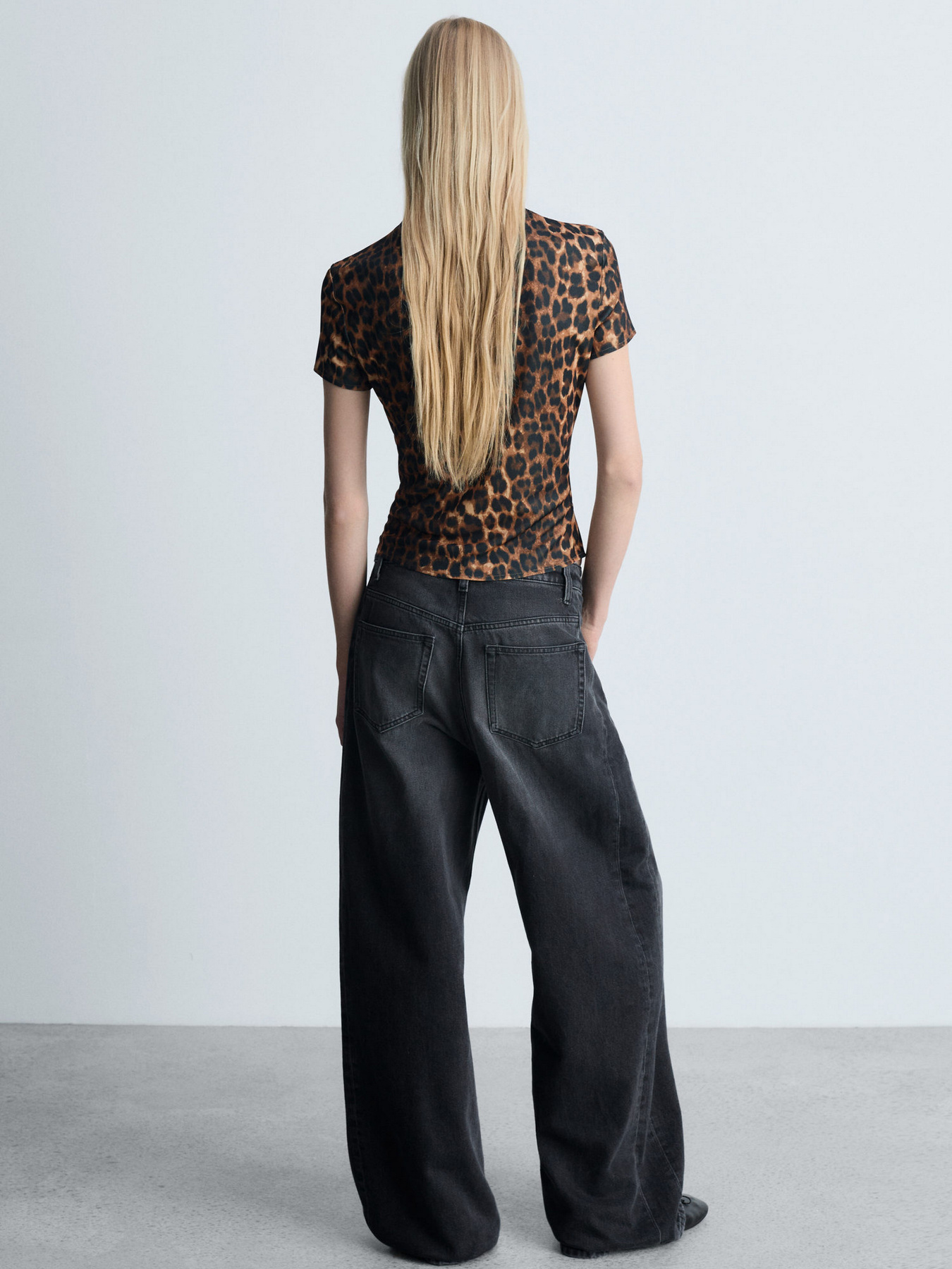 Футболка MANGO модель 77006759_30 Футболка MANGO модель 77006759_30 Фото