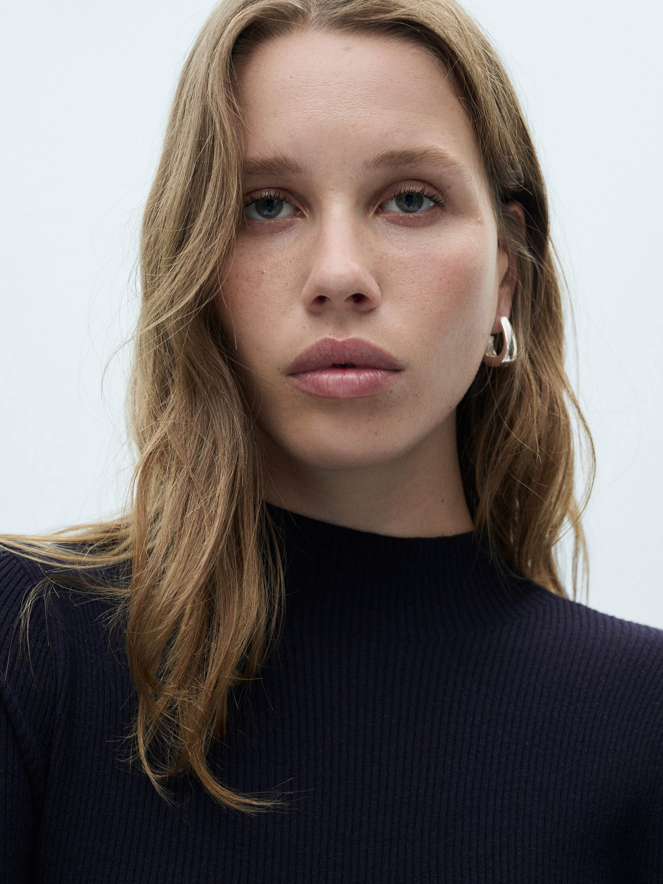 Платье миди MANGO модель 77065658_56 Платье миди MANGO модель 77065658_56 Фото