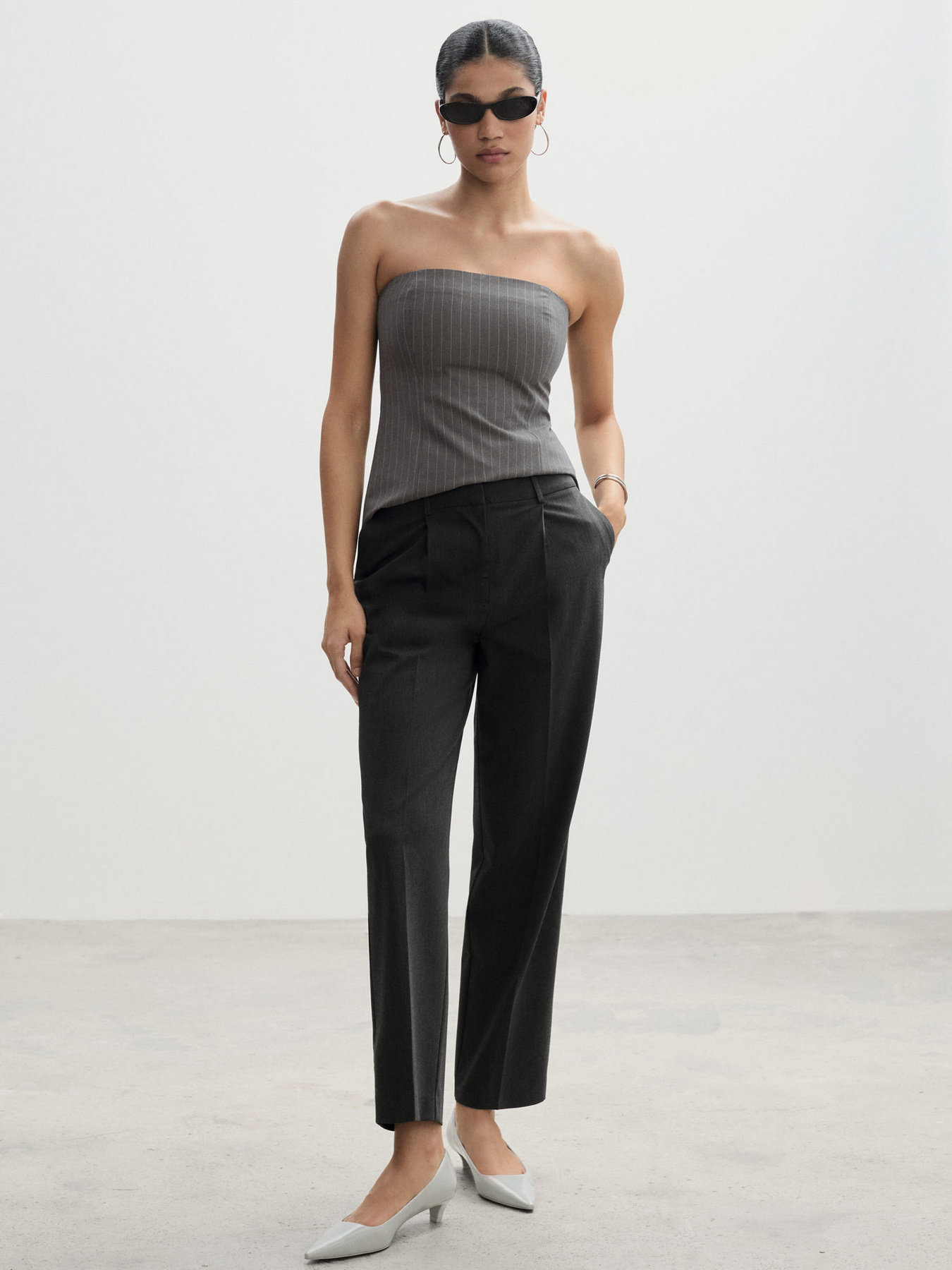 Класичні штани MANGO модель 77094438_92 Фото