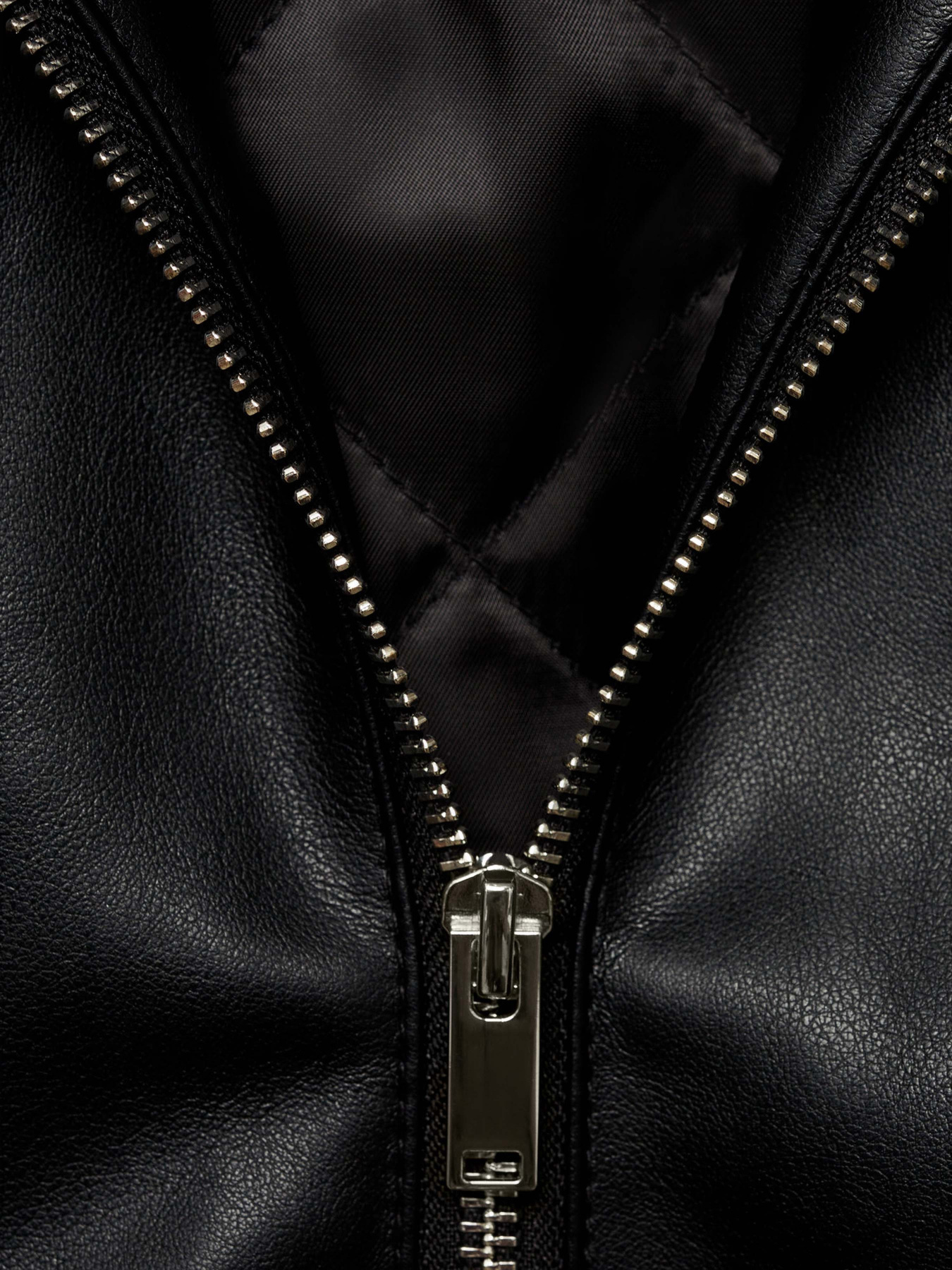 Шкіряна куртка MANGO модель 77004790_99 Фото