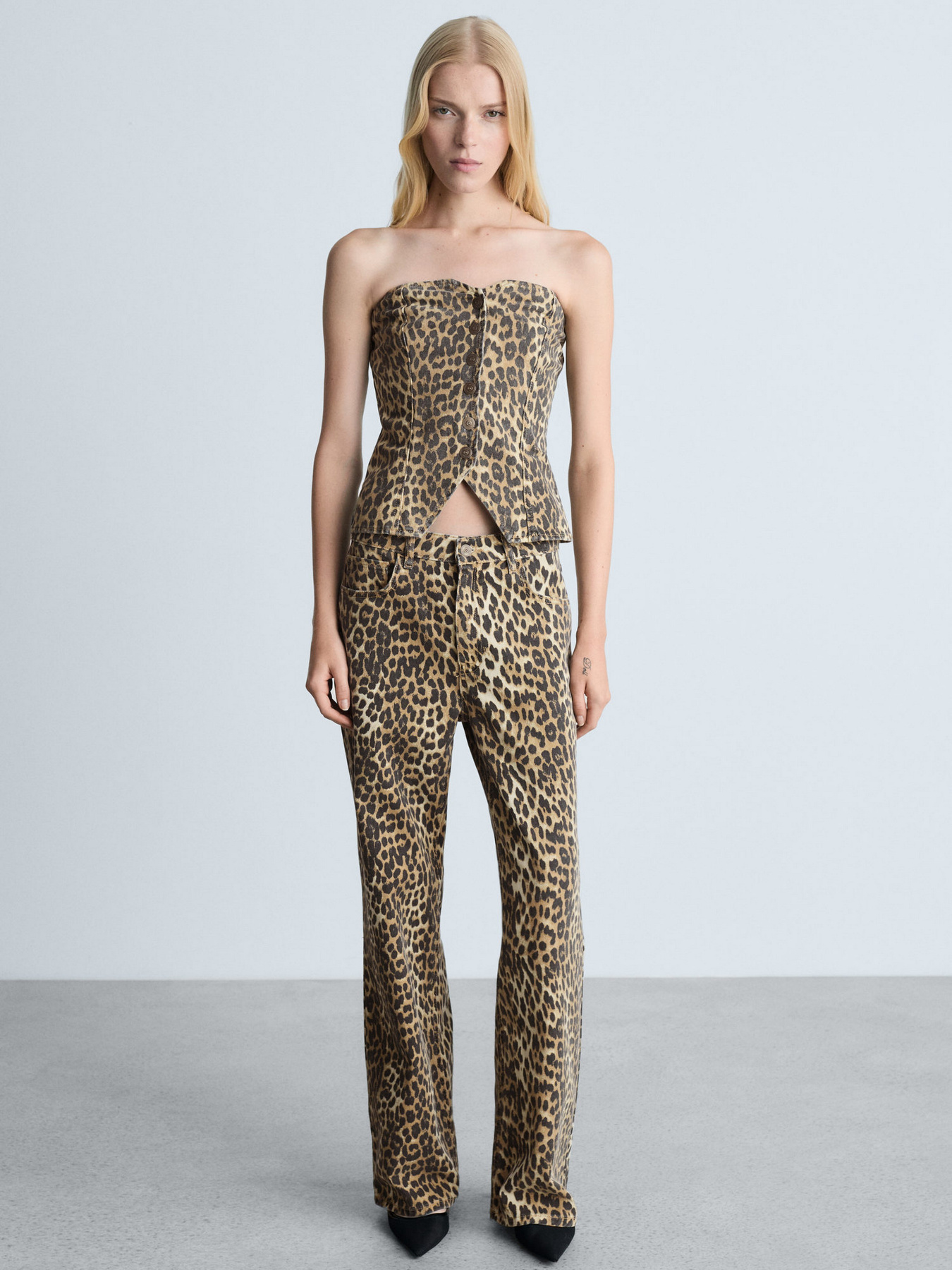 Прямые джинсы MANGO модель 77065668_30 Фото