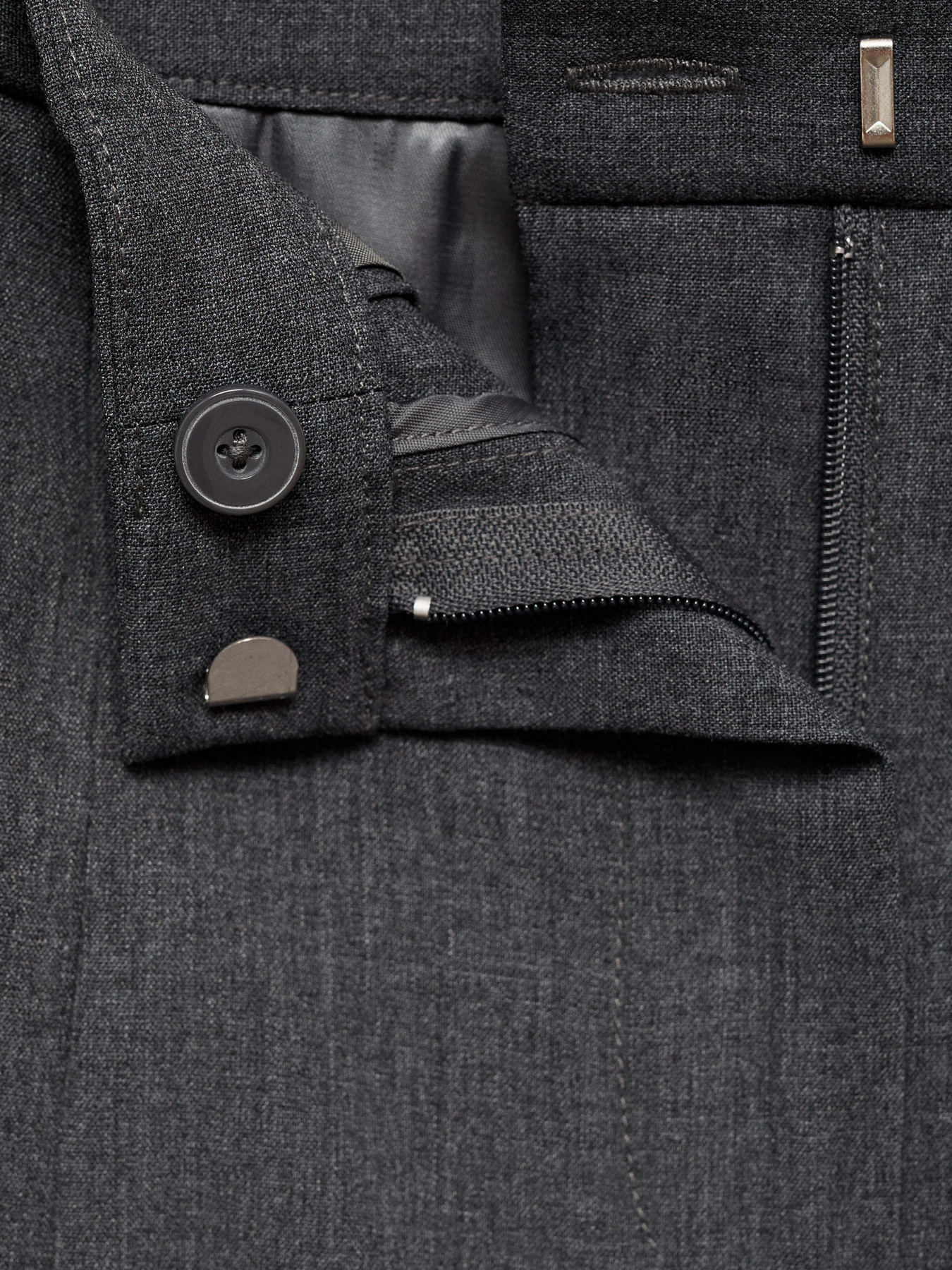 Брюки классические MANGO модель 77064788_92 Фото