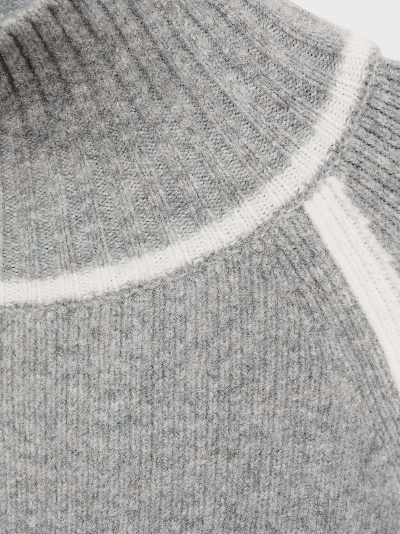 Свитер MANGO модель 77007682_94 Свитер MANGO модель 77007682_94 Фото