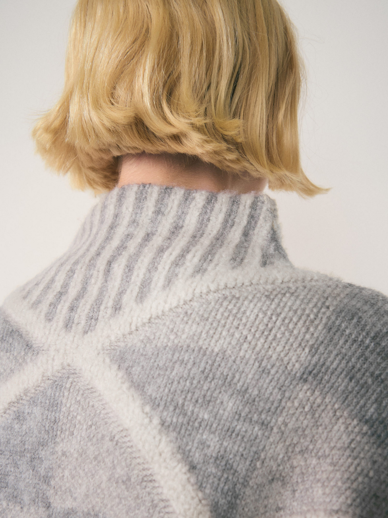 Свитер MANGO модель 77007714_92 Свитер MANGO модель 77007714_92 Фото