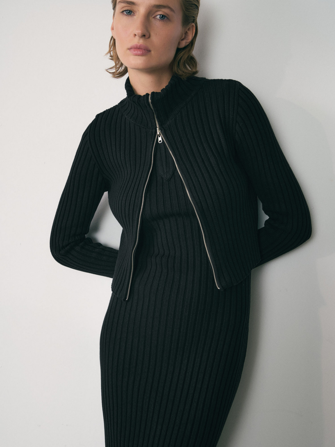 Платье миди MANGO модель 77057712_99 Фото