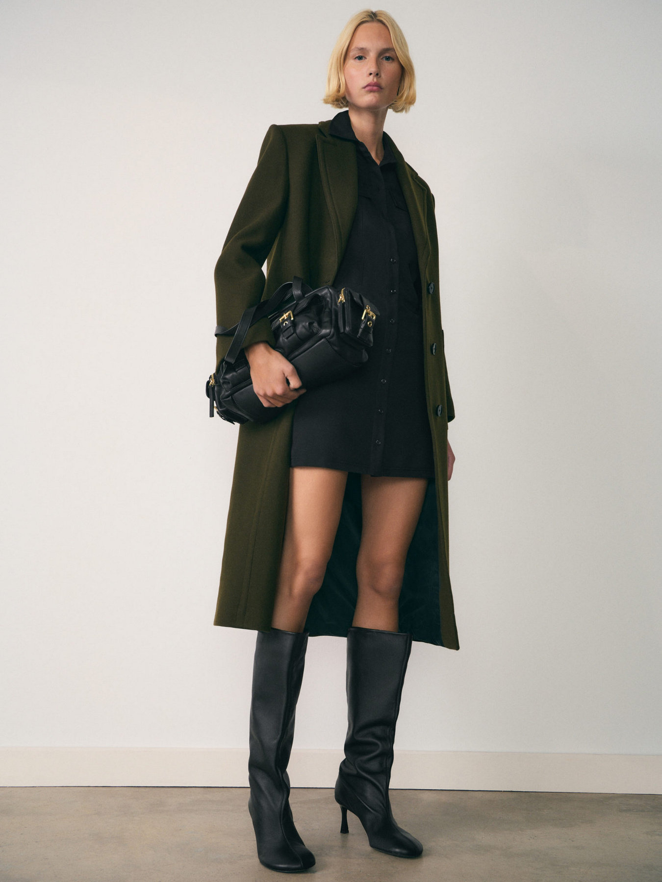 Платье мини MANGO модель 77067682_99 Платье мини MANGO модель 77067682_99 Фото