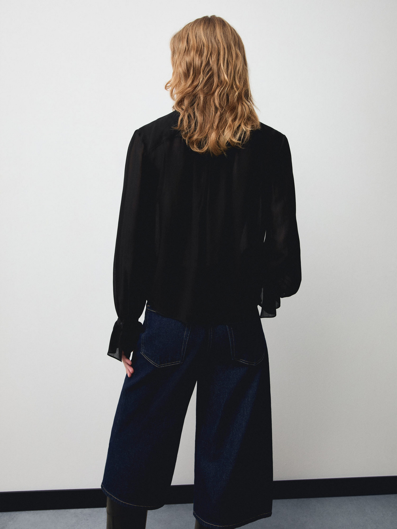 Блуза MANGO модель 77059069_99 Блуза MANGO модель 77059069_99 Фото