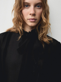 Блуза MANGO модель 77059069_99 Блуза MANGO модель 77059069_99 Фото