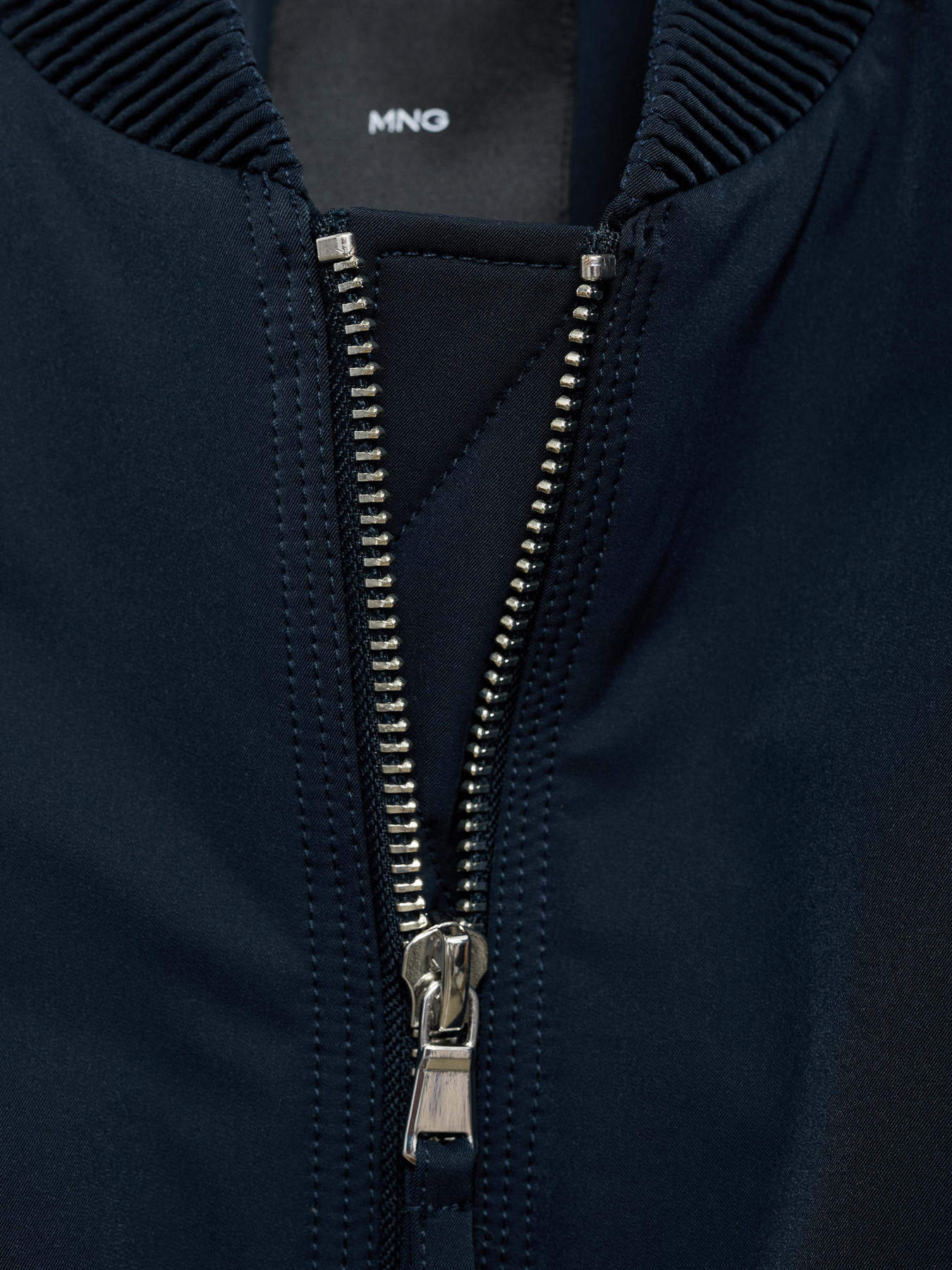 Бомбер MANGO модель 77097641_56 Фото