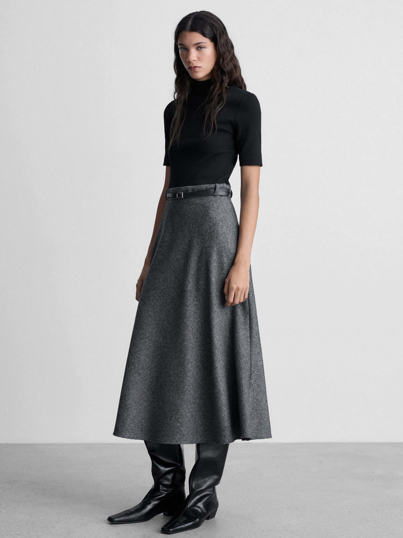 Платье миди MANGO модель 77039077_99 Платье миди MANGO модель 77039077_99 Фото