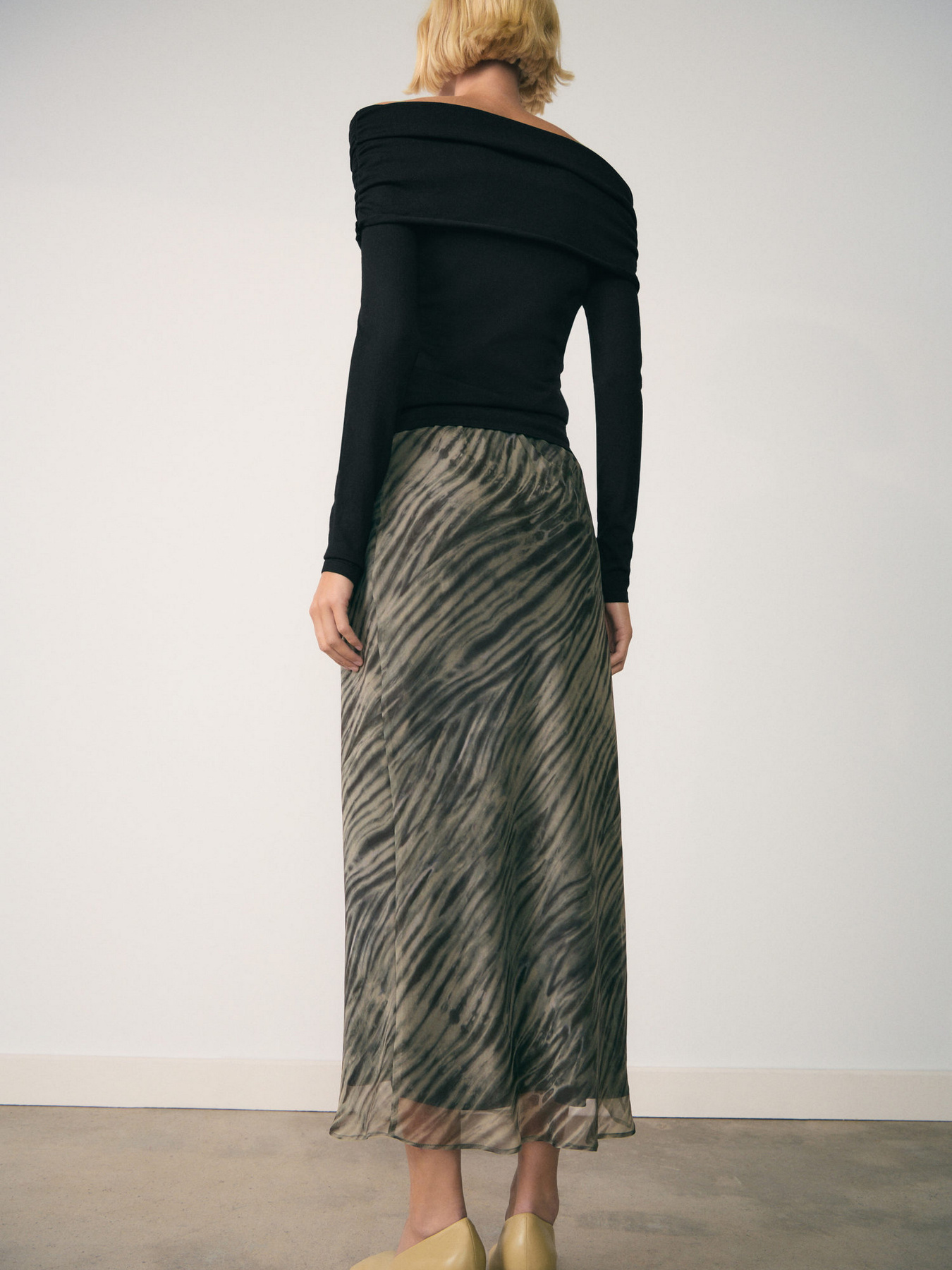 Юбка миди MANGO модель 77067675_43 Фото