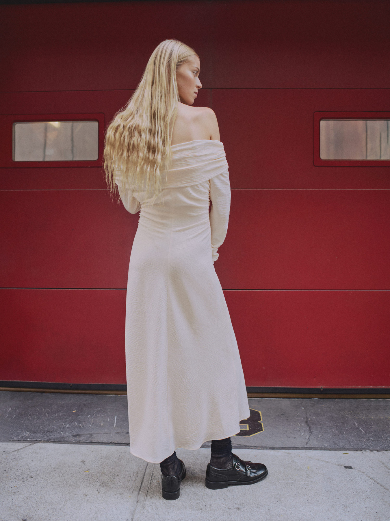 Сукня міді MANGO модель 87090608_1 Фото