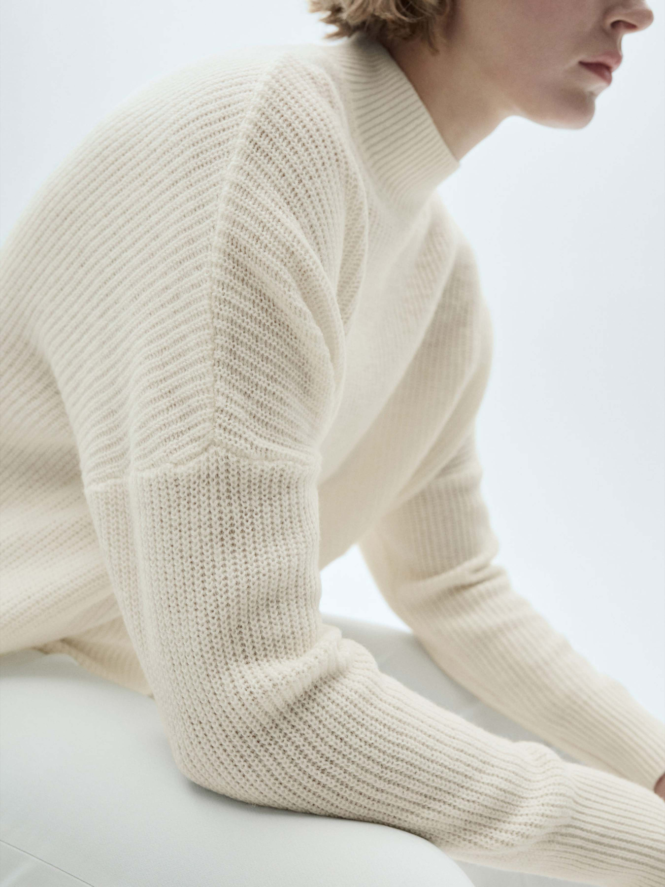 Свитер MANGO модель 77007722_5 Свитер MANGO модель 77007722_5 Фото