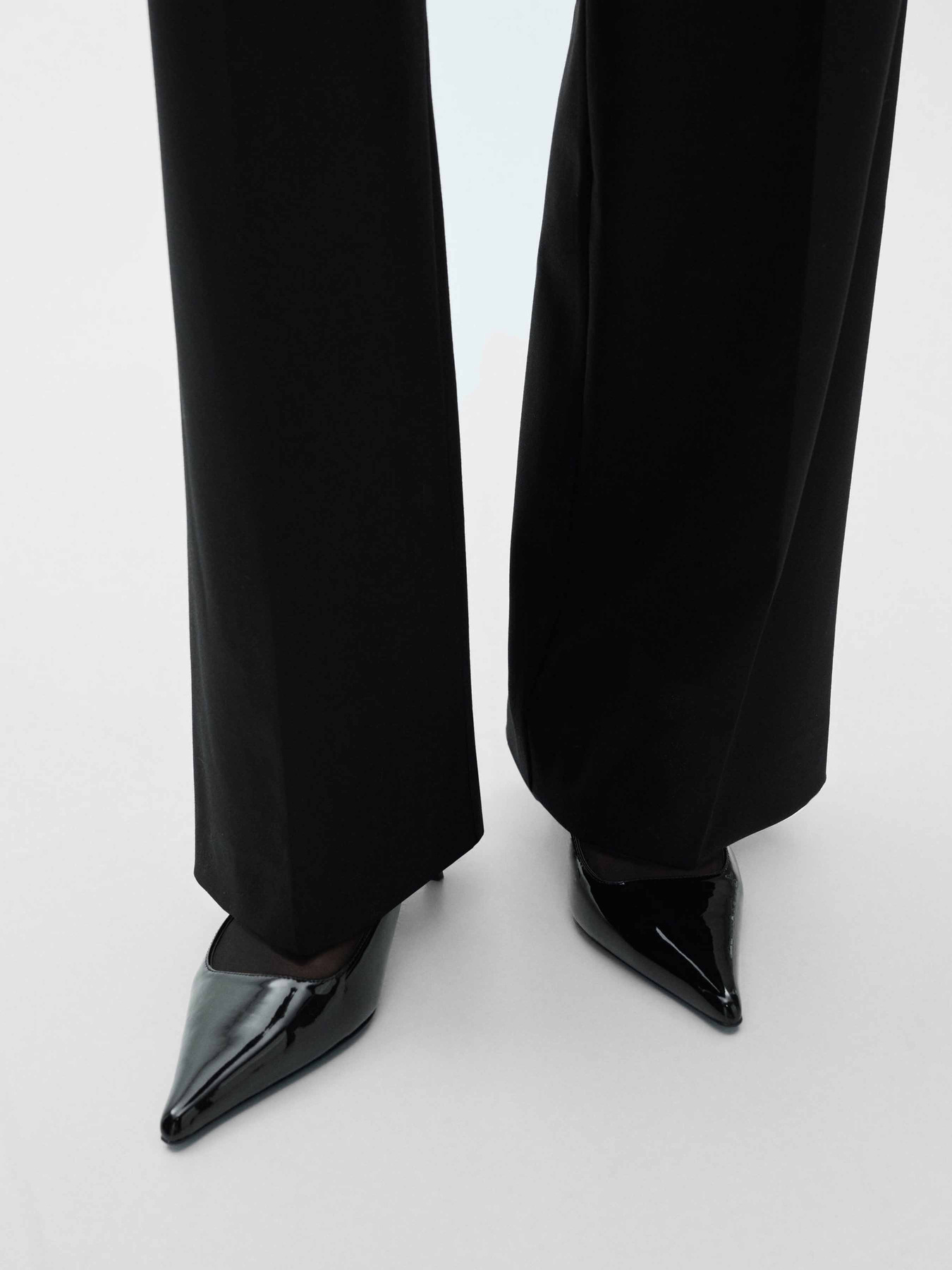 Классические штаны MANGO модель 77038285_99 Фото