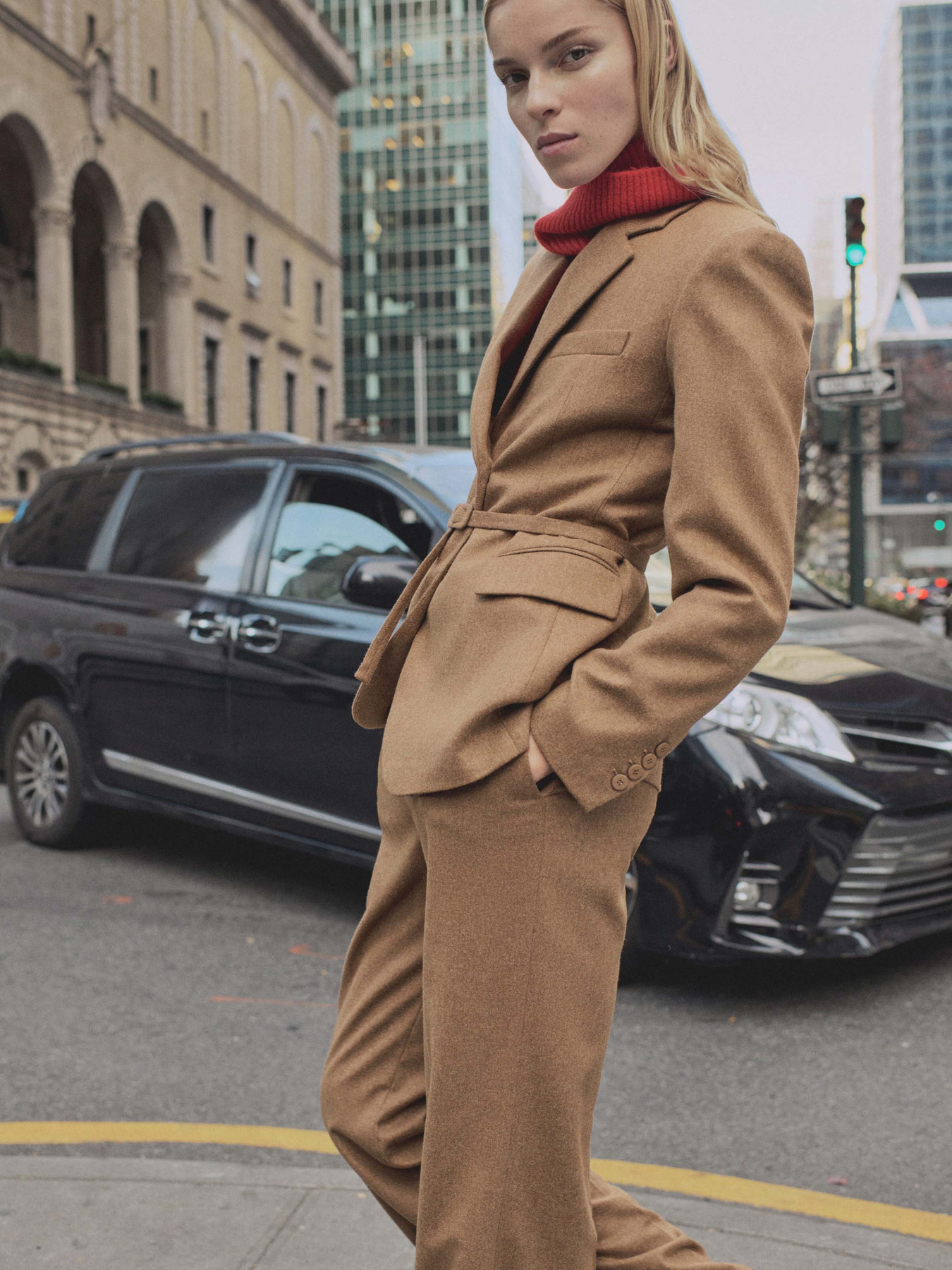 Брюки классические MANGO модель 87090652_31 Фото