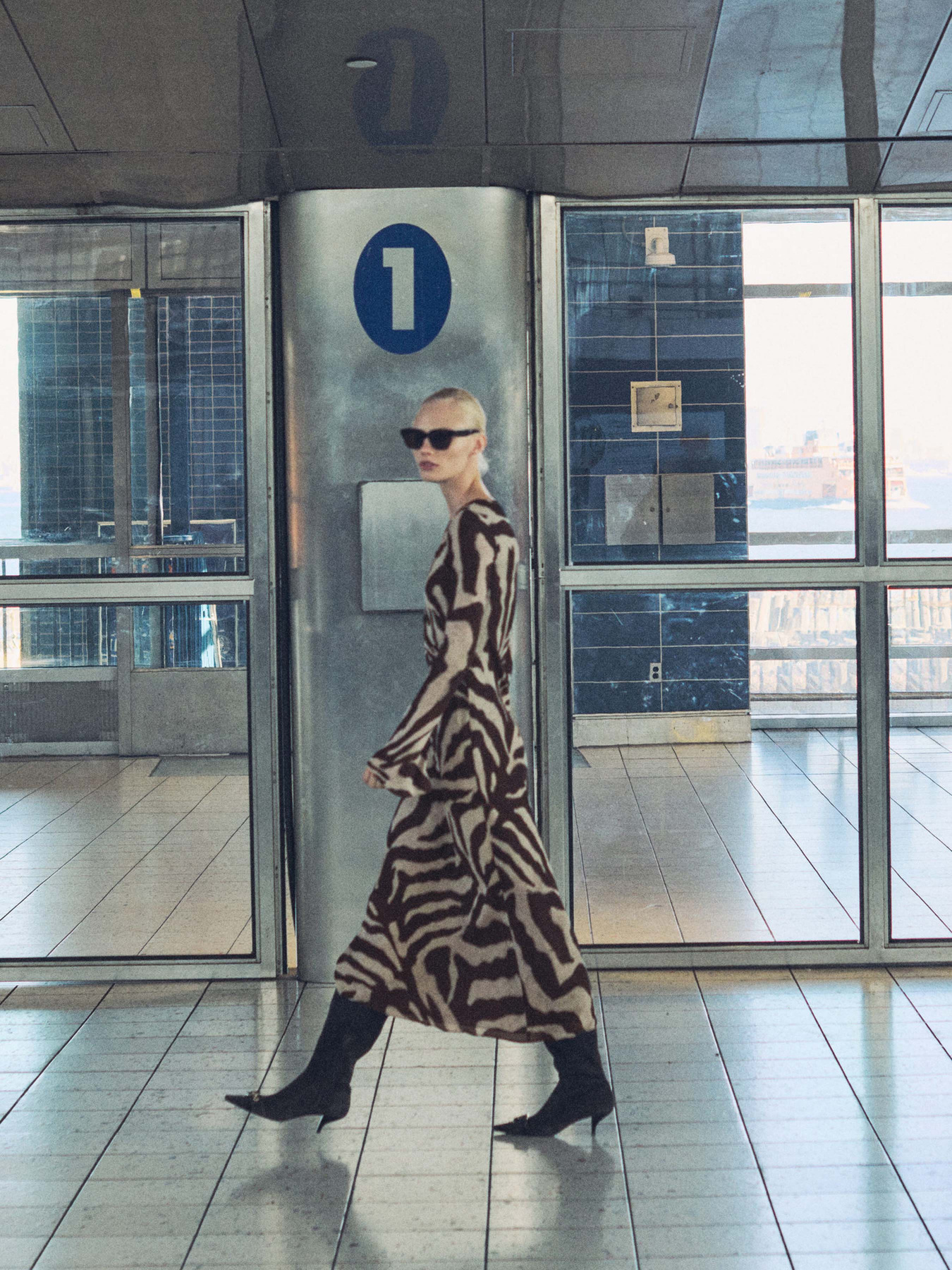 Сукня міді MANGO модель 87060652_30 Фото