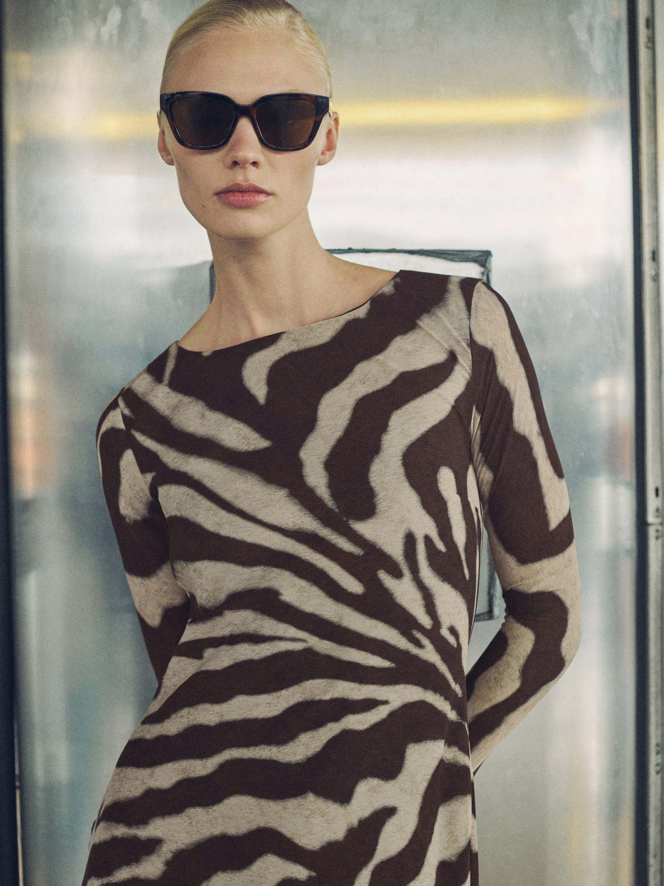 Сукня міді MANGO модель 87060652_30 Сукня міді MANGO модель 87060652_30 Фото