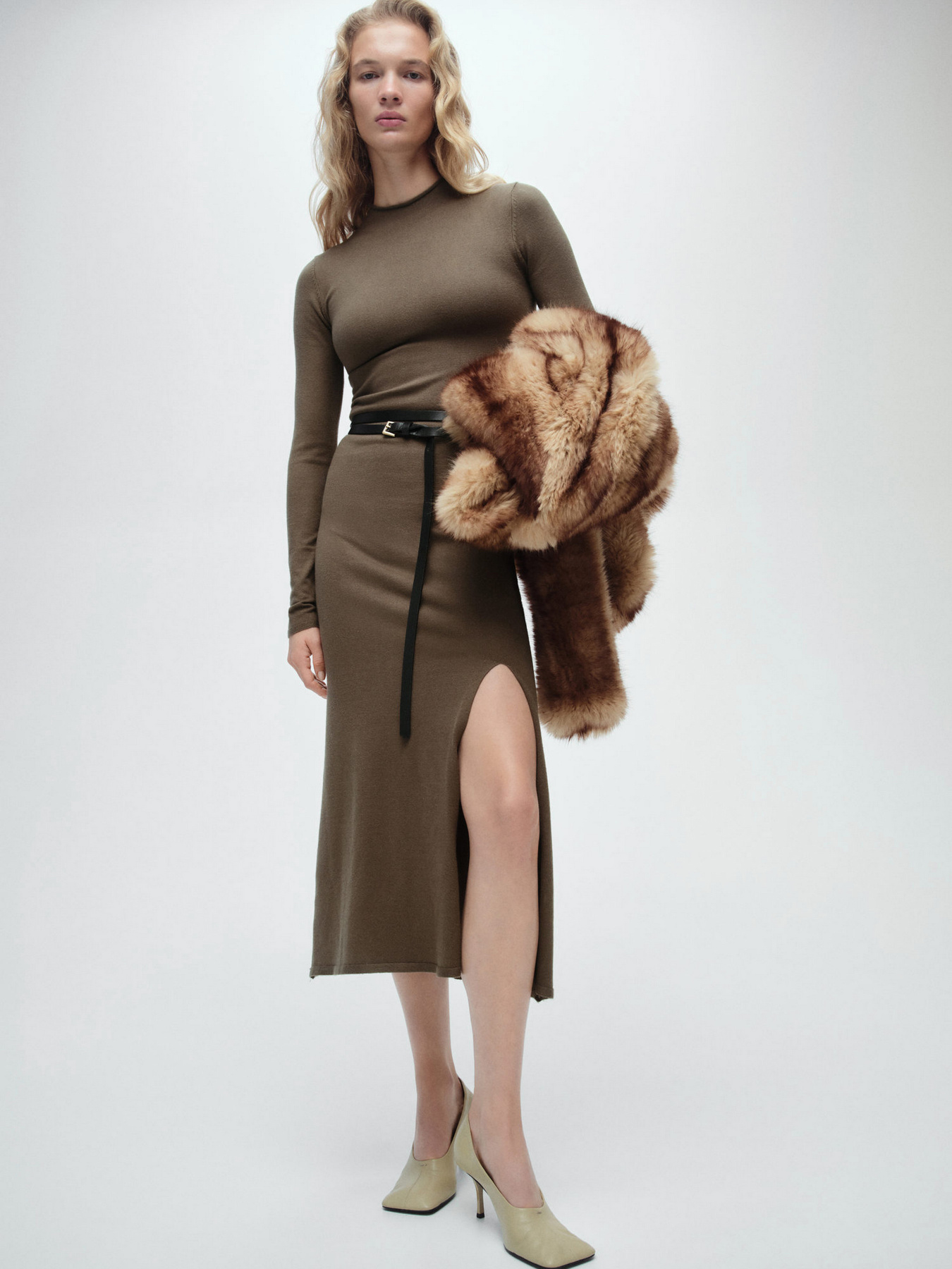 Сукня міді MANGO модель 87060425_37 Фото