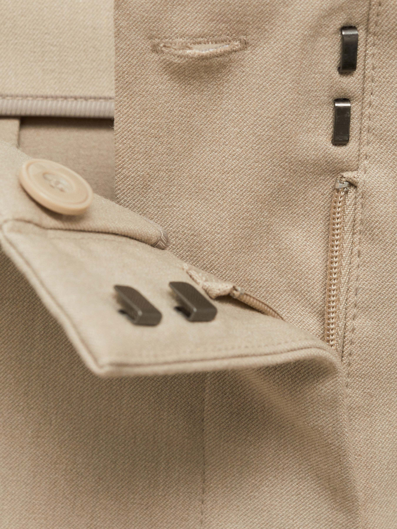 Классические штаны MANGO модель 87072537_8 Фото