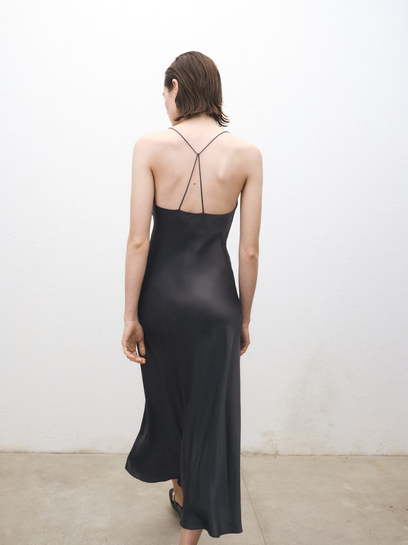 Сукня міді MANGO модель 87044419_95 Фото