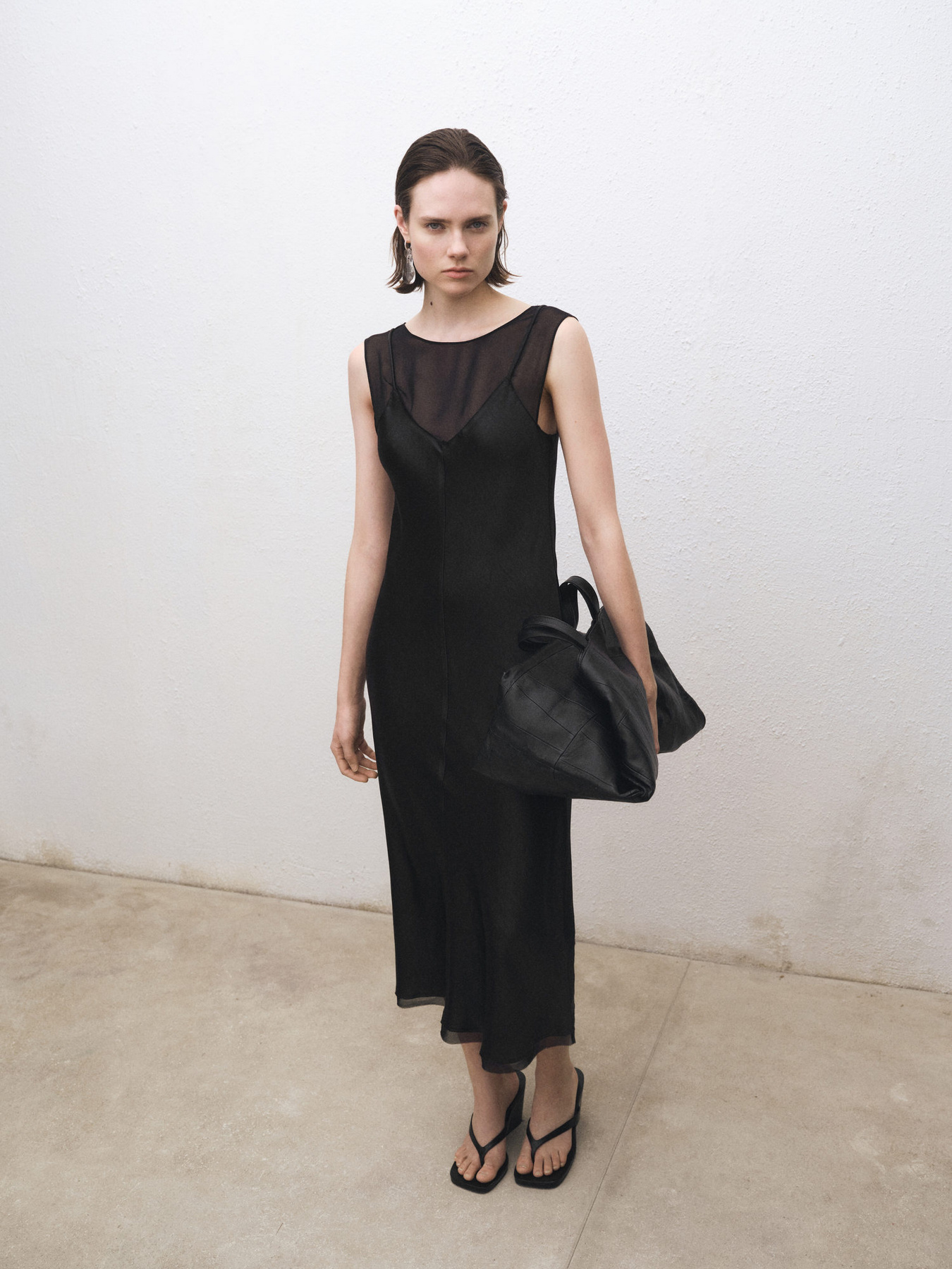 Платье миди MANGO модель 87014421_99 Платье миди MANGO модель 87014421_99 Фото