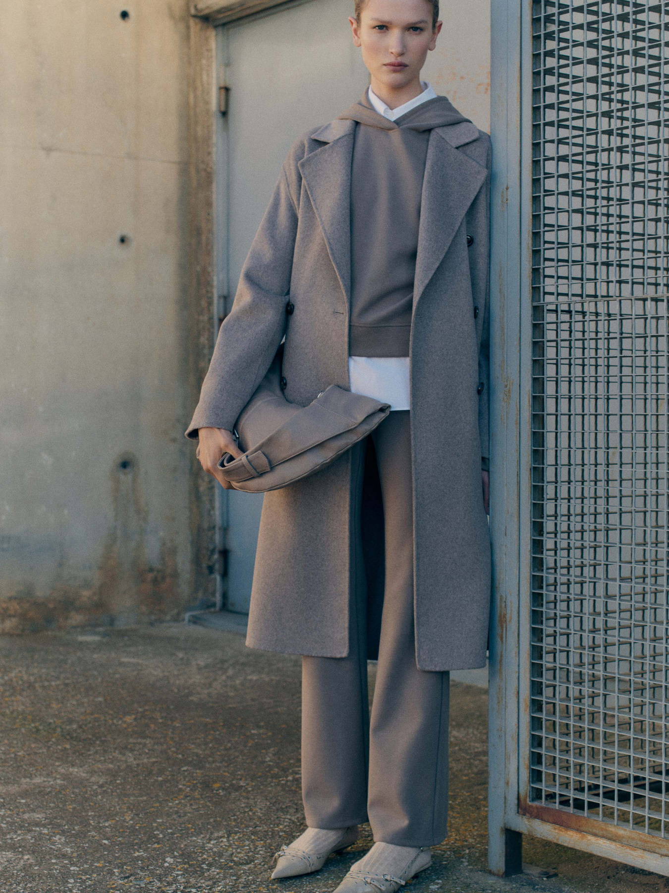 Повседневные штаны MANGO модель 87093274_35 Фото