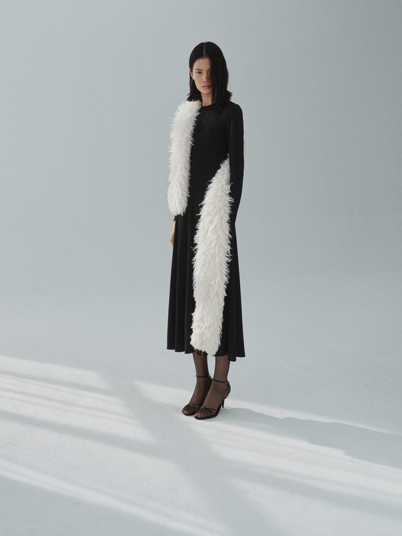 Сукня міді MANGO модель 87094092_99 Сукня міді MANGO модель 87094092_99 Фото