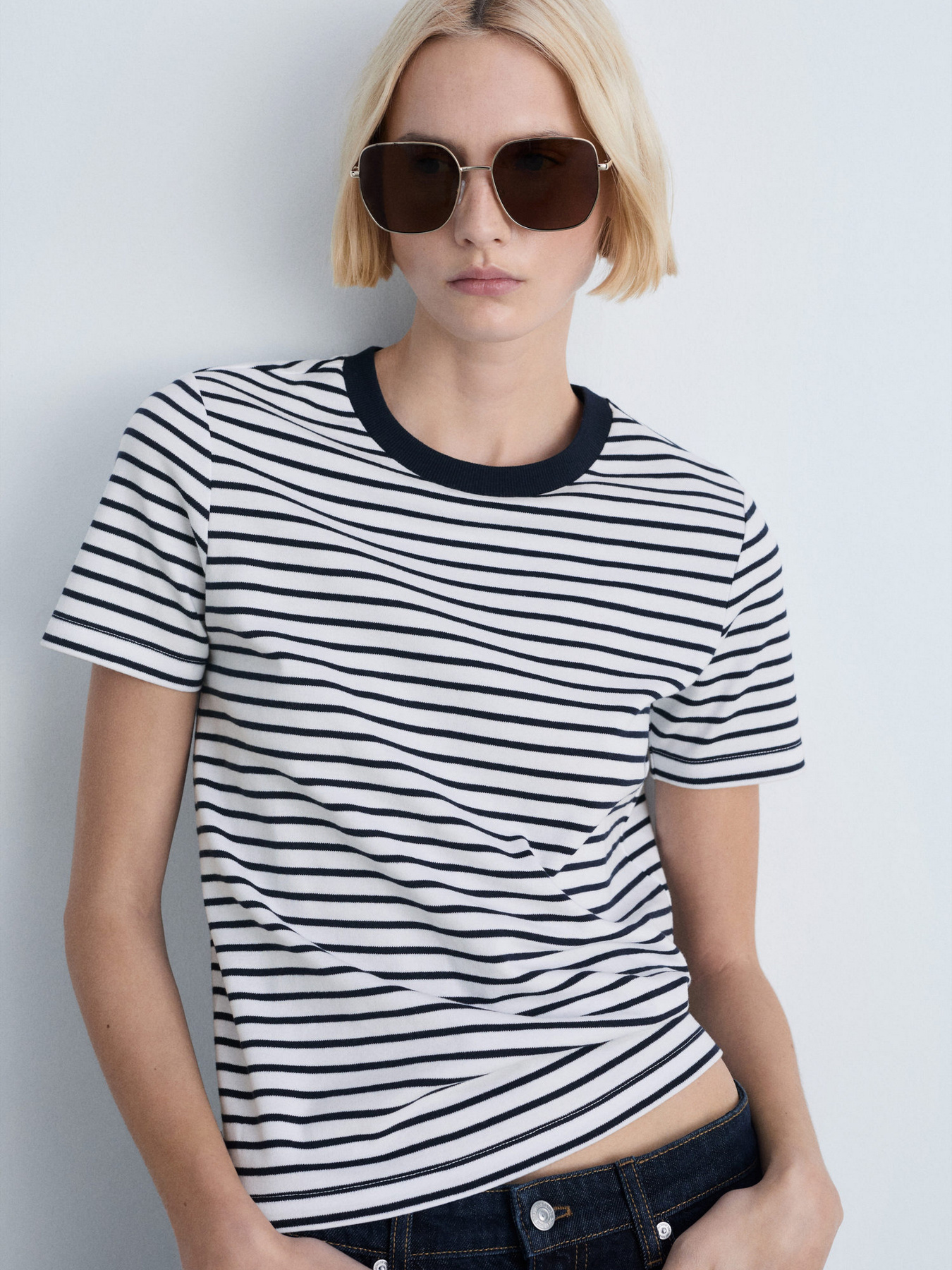 Футболка MANGO модель 87044081_52 Футболка MANGO модель 87044081_52 Фото