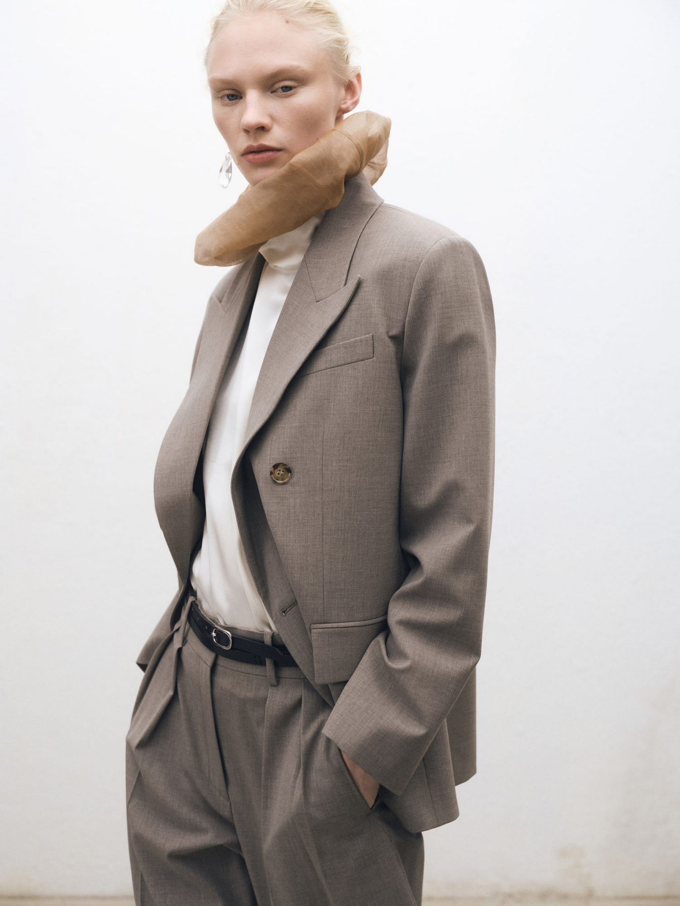 Штани класичні MANGO модель 87084426_35 Фото