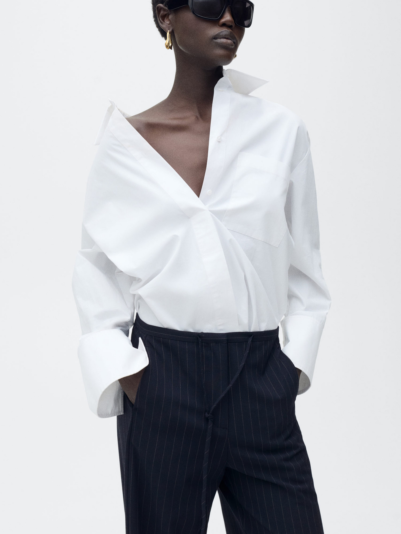 Классические штаны MANGO модель 87090651_56 Фото