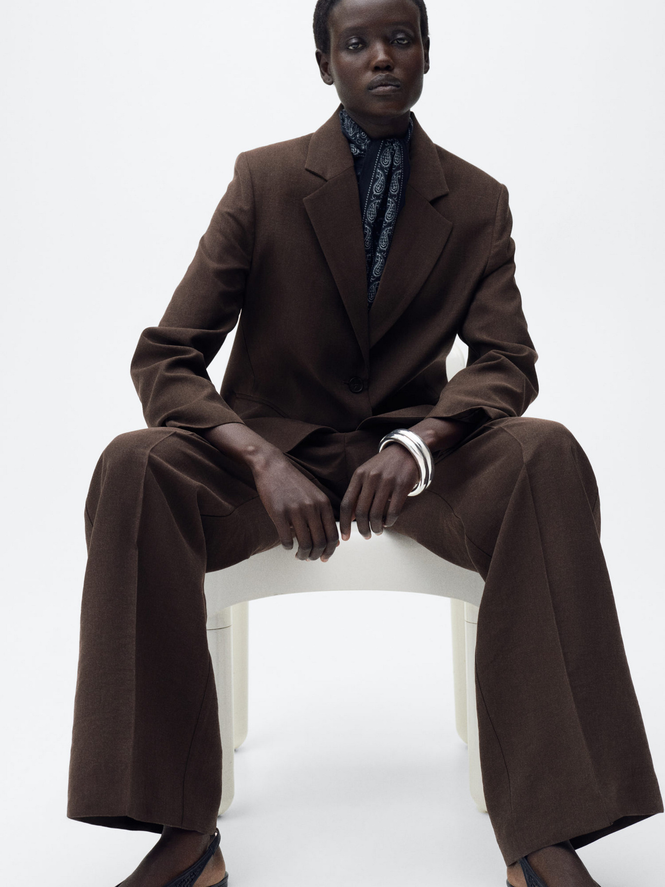 Классические штаны MANGO модель 87015770_30 Фото