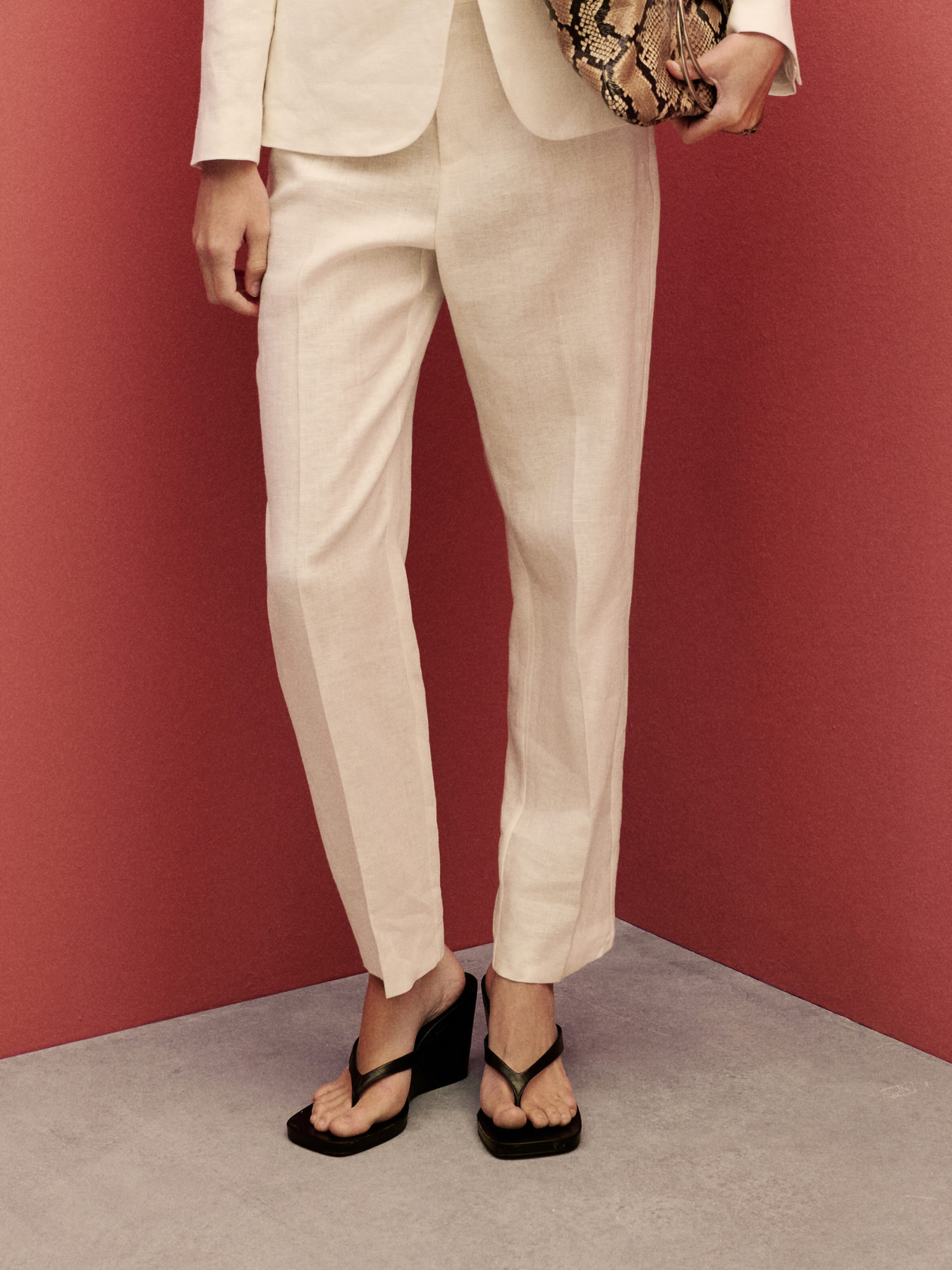 Класичні штани MANGO модель 87887162_2 Фото