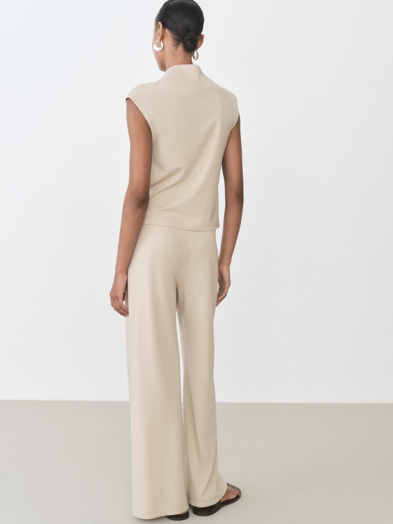 Повседневные штаны MANGO модель 87075755_7 Повседневные штаны MANGO модель 87075755_7 Фото