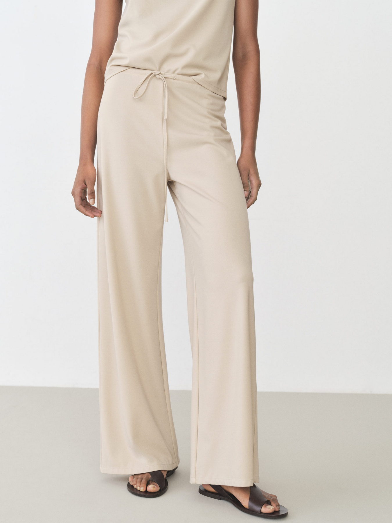 Повседневные штаны MANGO модель 87075755_7 Повседневные штаны MANGO модель 87075755_7 Фото