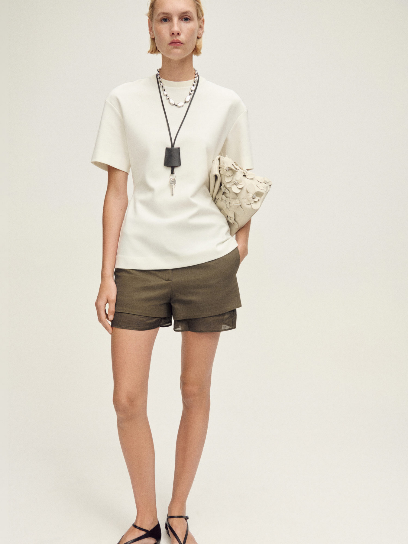 Шорти MANGO модель 87057717_8 Фото