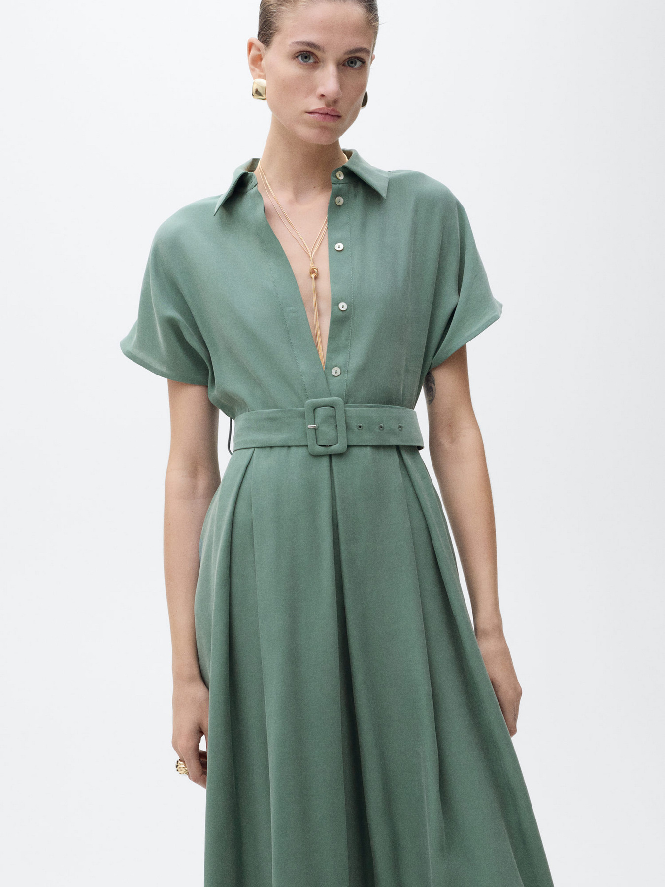 Платье миди MANGO модель 87057173_43 Платье миди MANGO модель 87057173_43 Фото