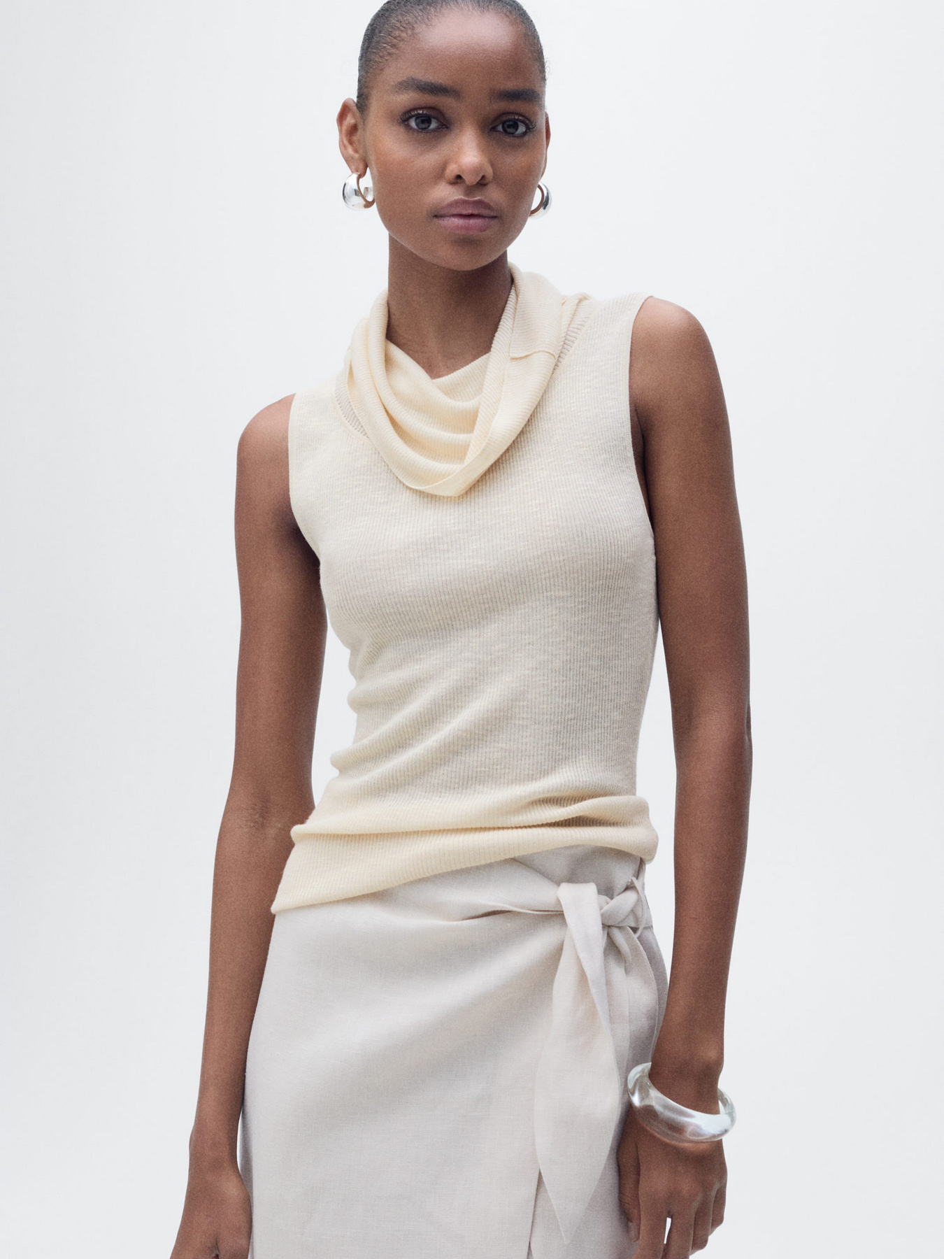 Жилет MANGO модель 87087171_6 Жилет MANGO модель 87087171_6 Фото