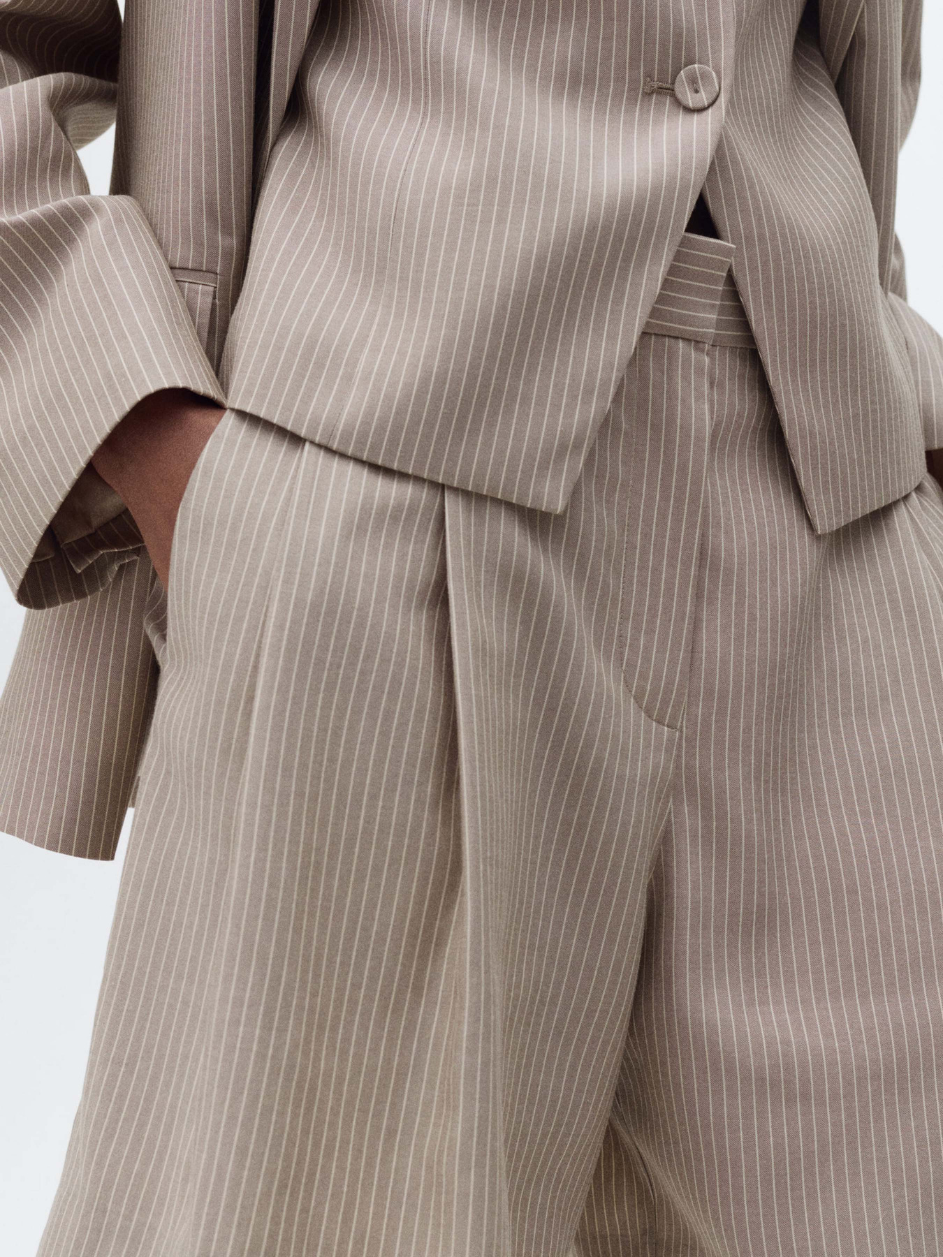 Повсякденні шорти MANGO модель 87087186_35 Фото